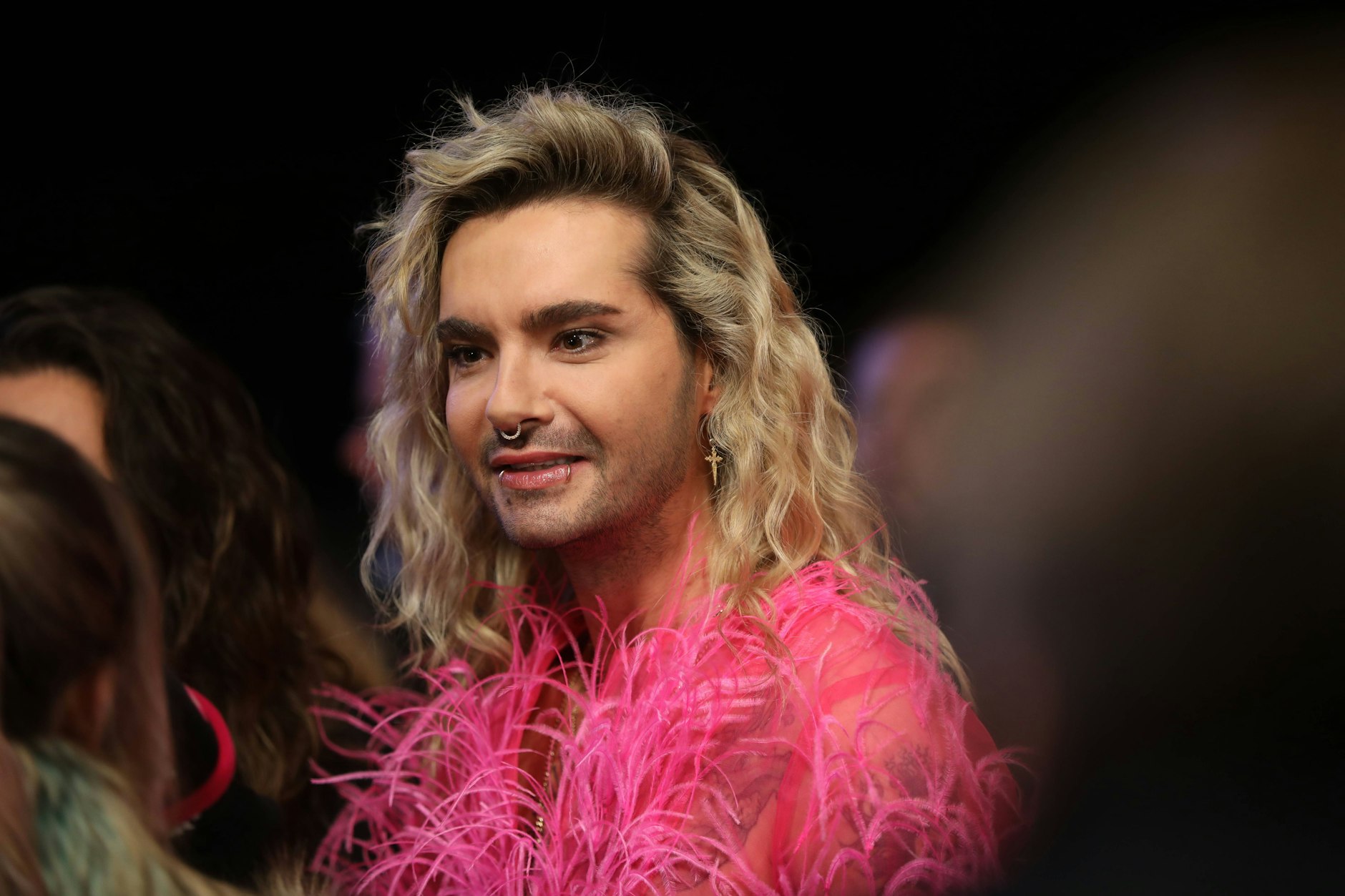 Bill Kaulitz flirtet plötzlich mit Reality-TV-Star Jannik Kontalis.