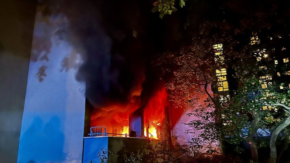Flammendes Inferno: Achtgeschosser brennt in Berlin – drei Verletzte