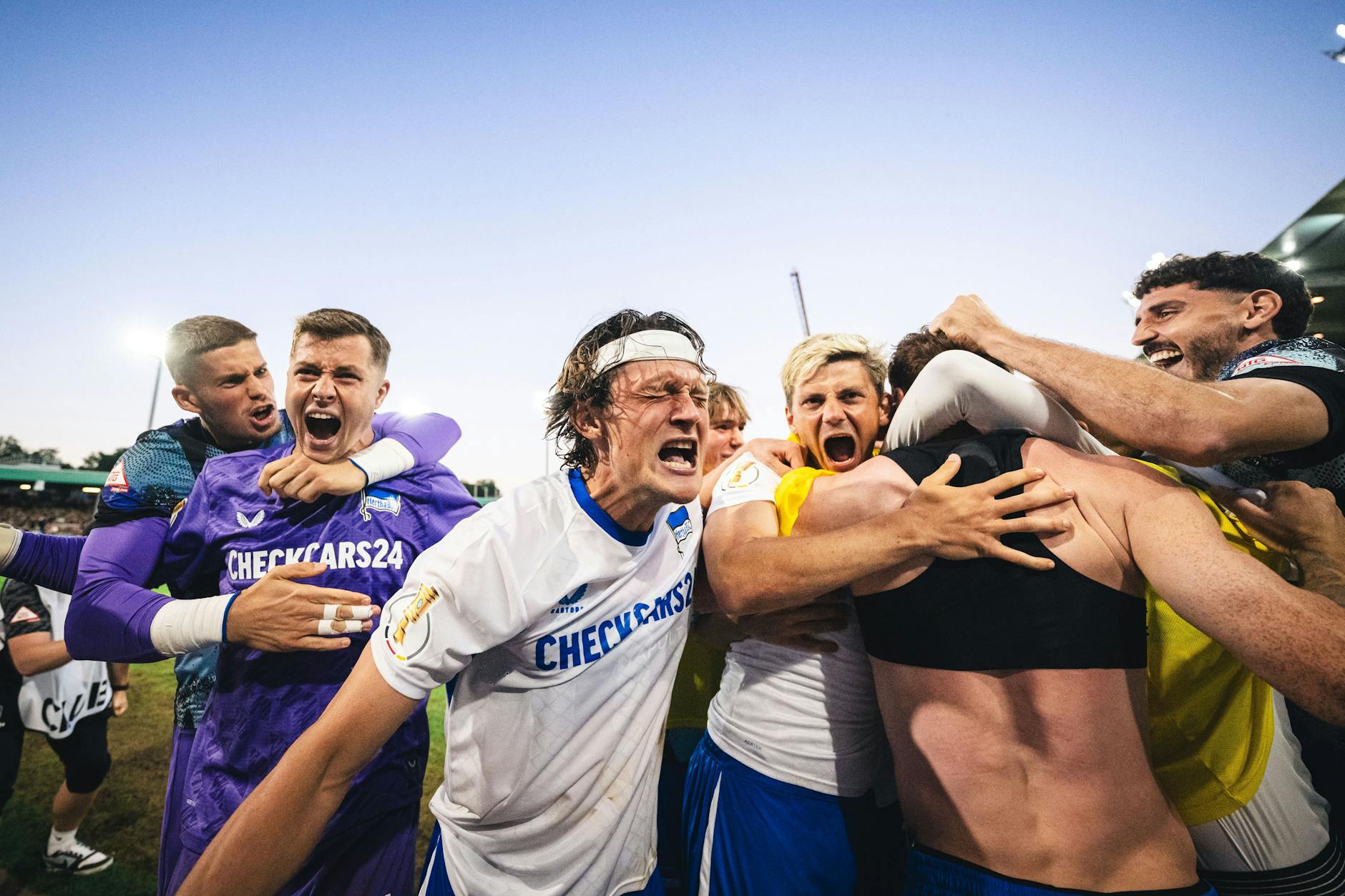 Hertha-Kapitän schreit seine Freude über den Pokalsieg laut heraus. War das der große Befreiungsschlag?