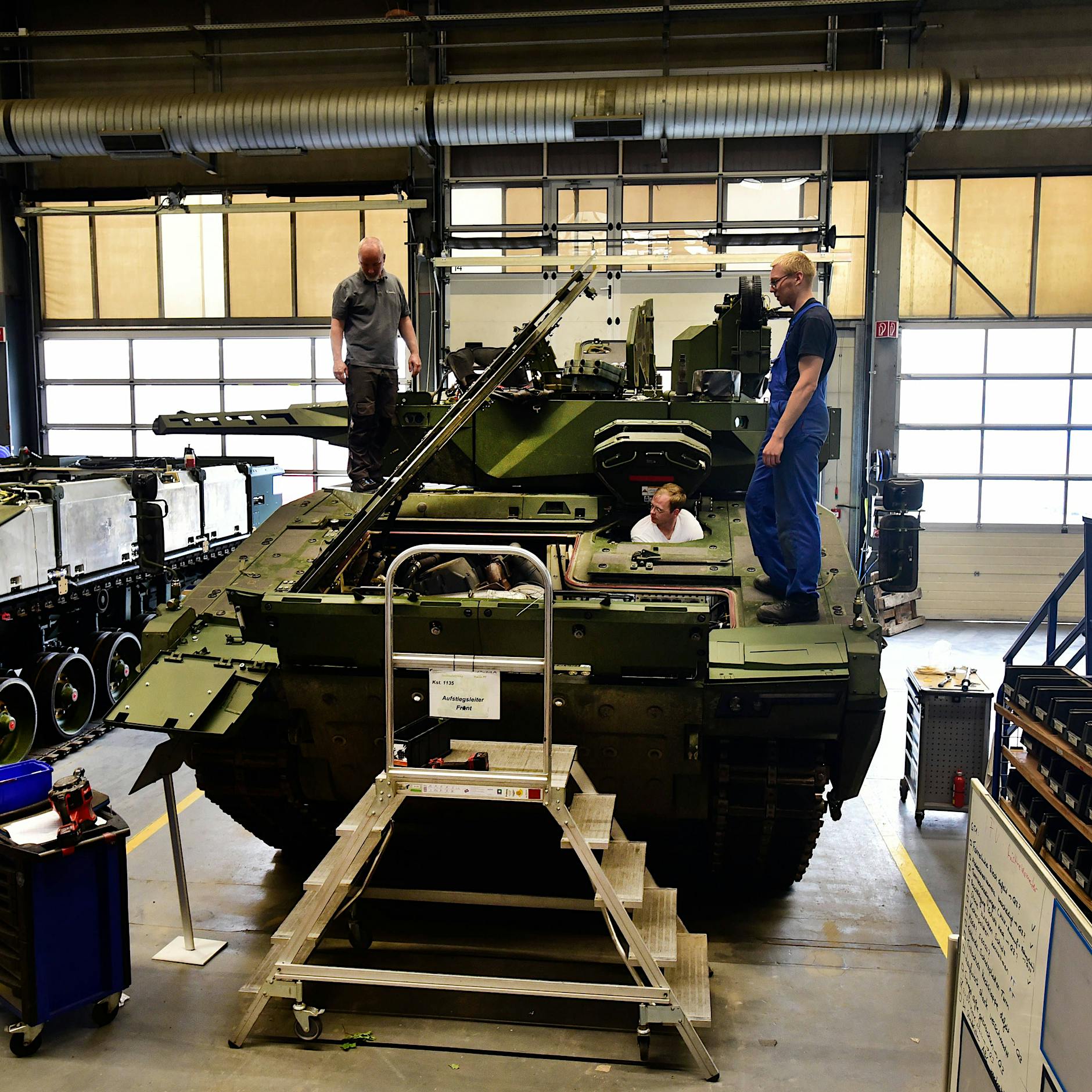 Wehrdienst: Merz fordert Hilfe von Unternehmen – jetzt reagiert Ostdeutschland