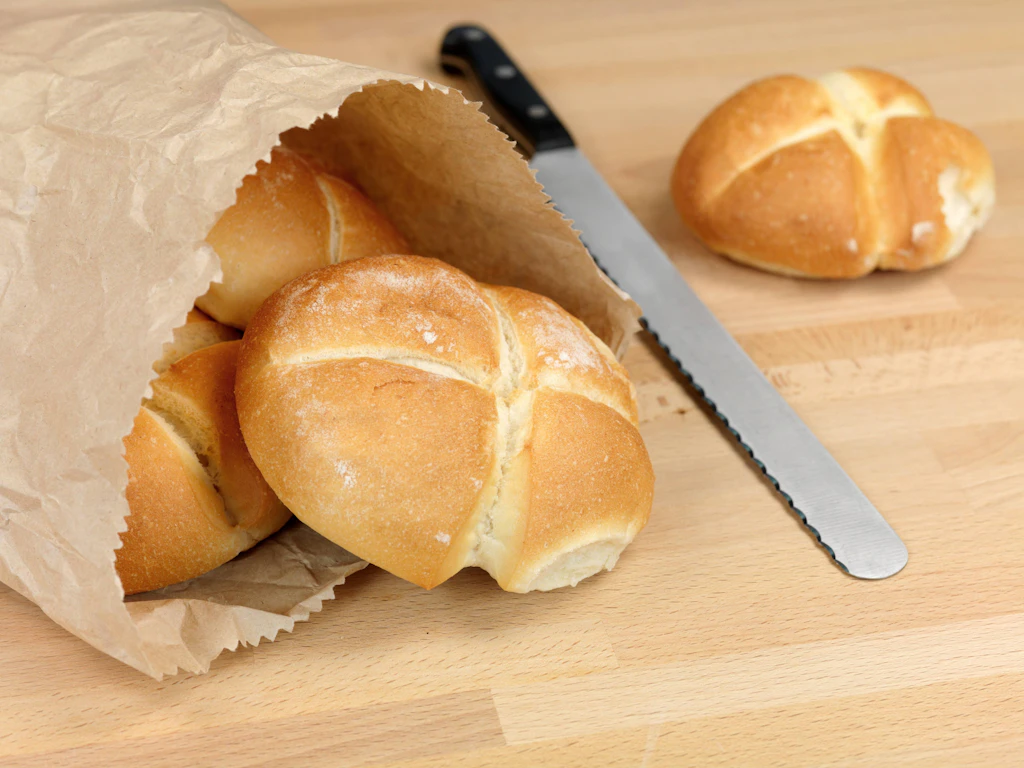 Haben Sie es gewusst? So entsorgt man Brötchentüten vom Bäcker richtig