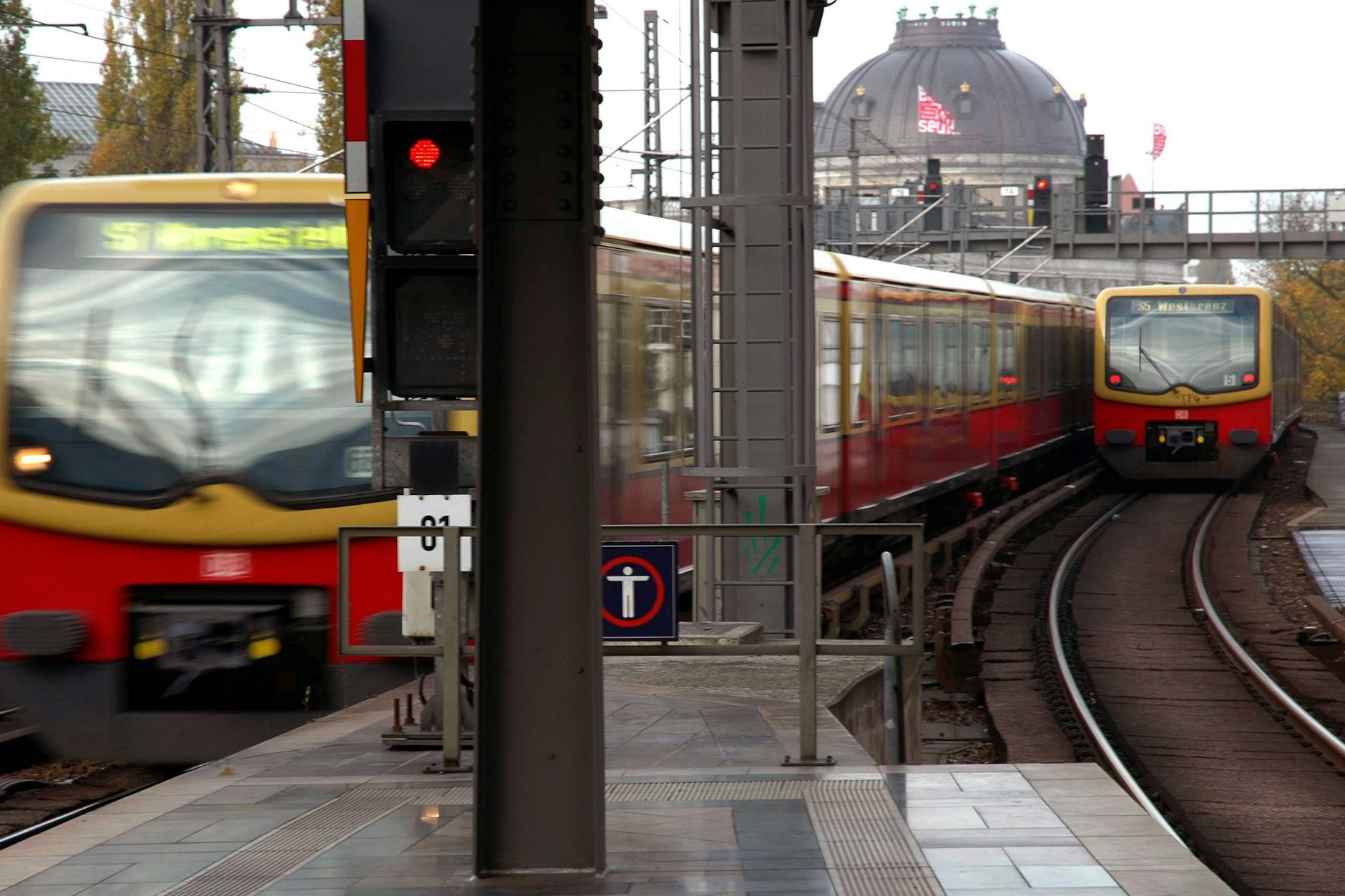 Dauerrot für S-Bahn-Züge auf der Stadtbahn in Berlin: Signalstörungen sorgen täglich für Zugausfälle und -verspätungen.