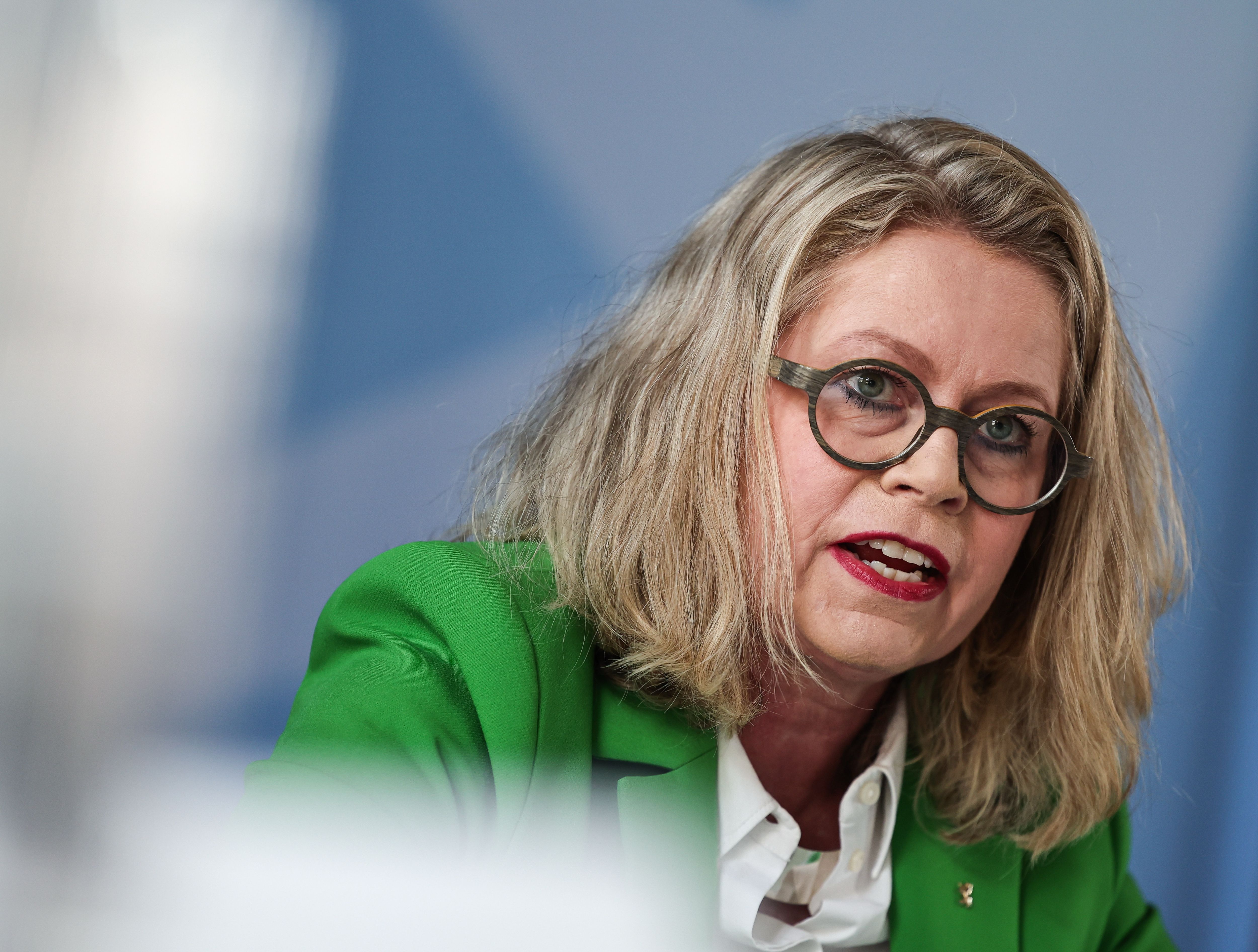 S-Bahn Krise in Berlin – Senatorin Ute Bonde kündigt Gipfeltreffen an