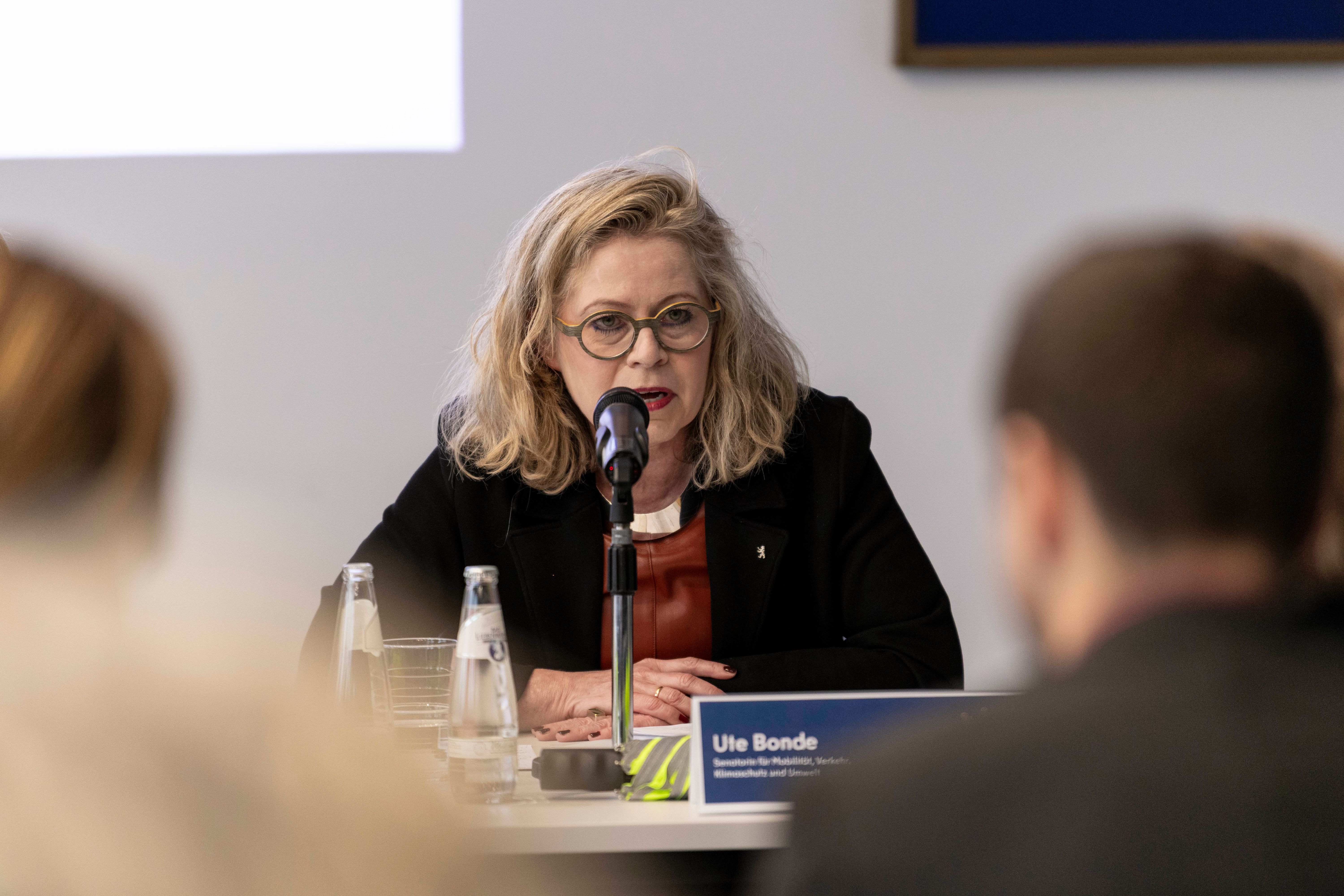 S-Bahn-Chaos – jetzt reicht’s! Verkehrssenatorin trifft Bahn-Chefs