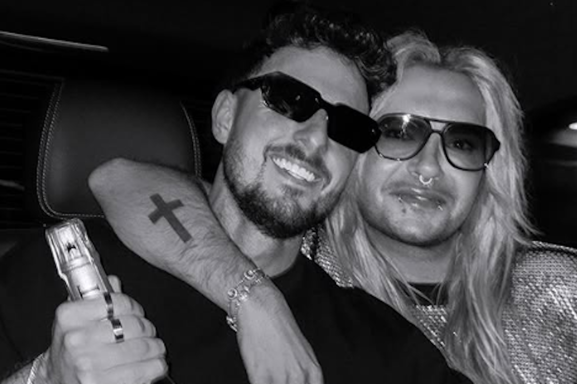 Jannik Kontalis und Bill Kaulitz in einem Berliner Club