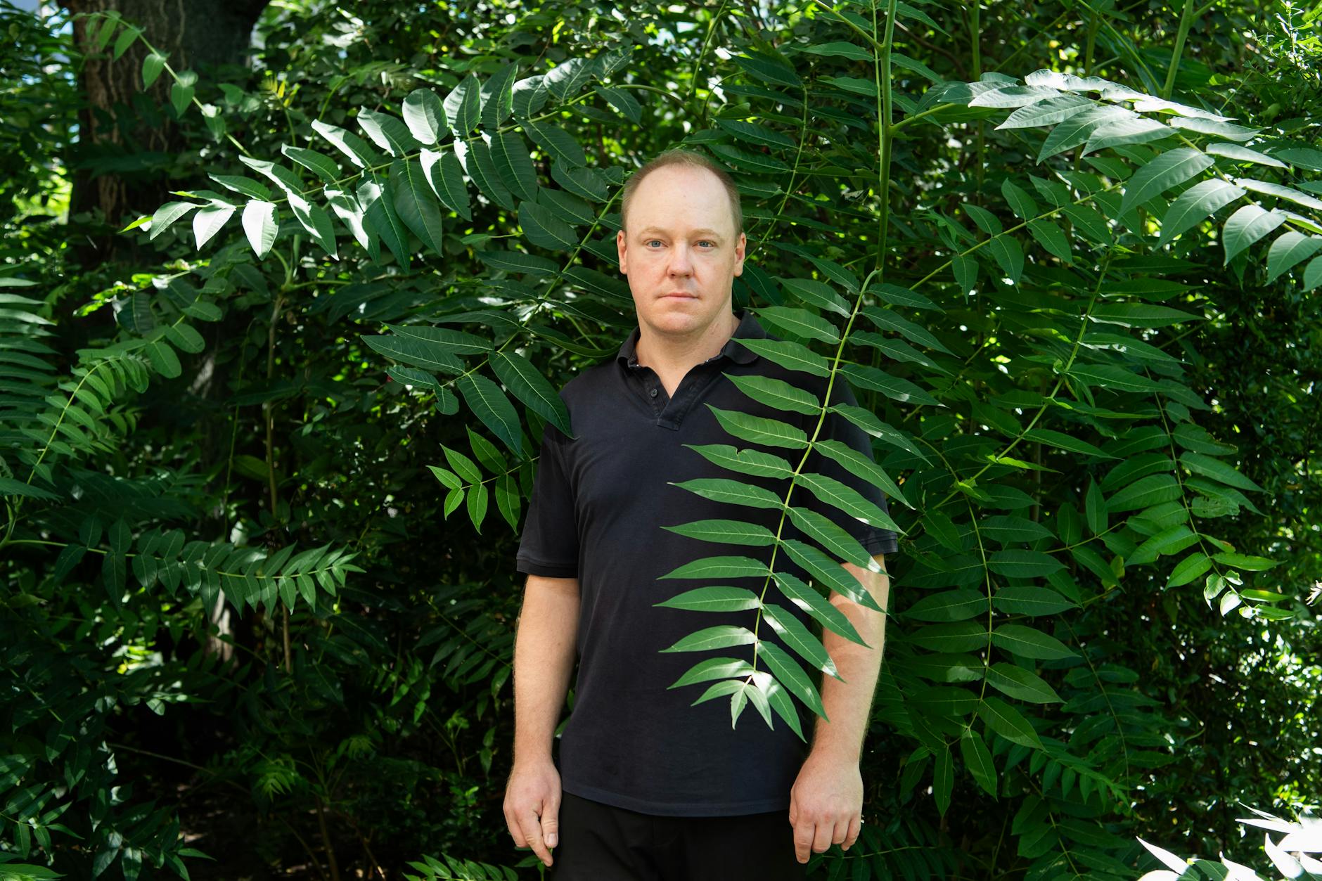 Der Schriftsteller Christian Baron im Großstadtdschungel.