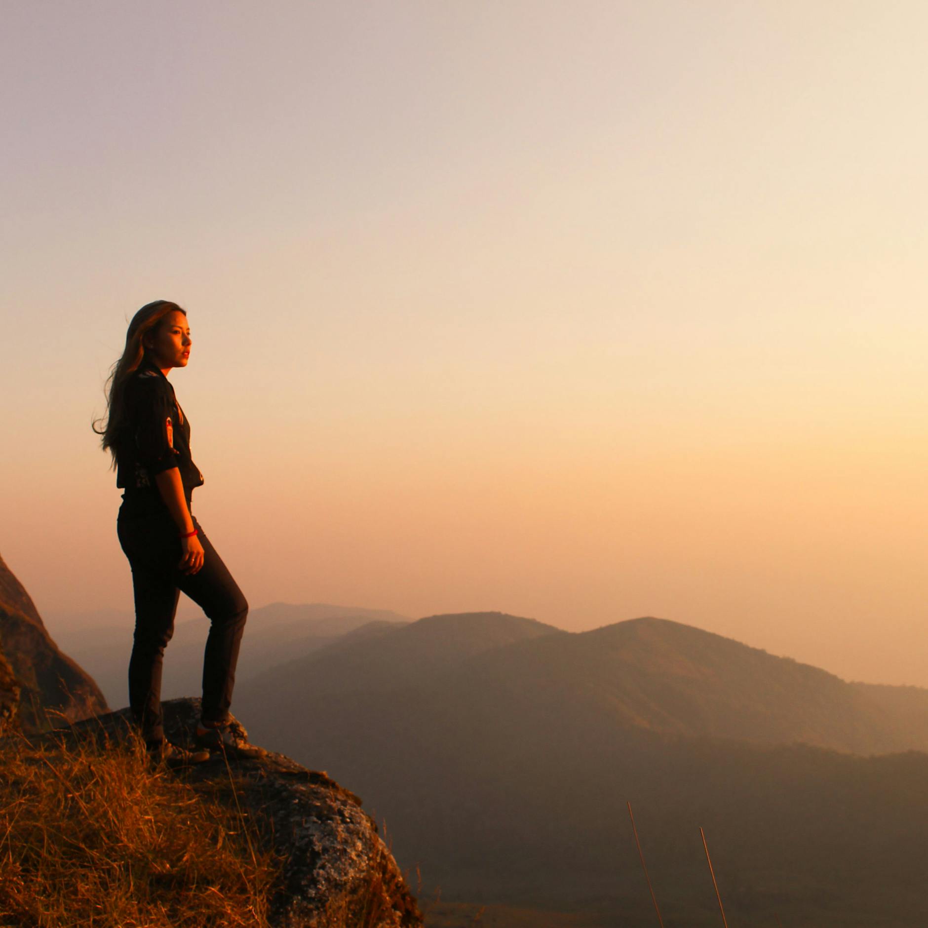 Laut Horoskop: Drei Sternzeichen für die es im August 2025 wieder bergauf geht
