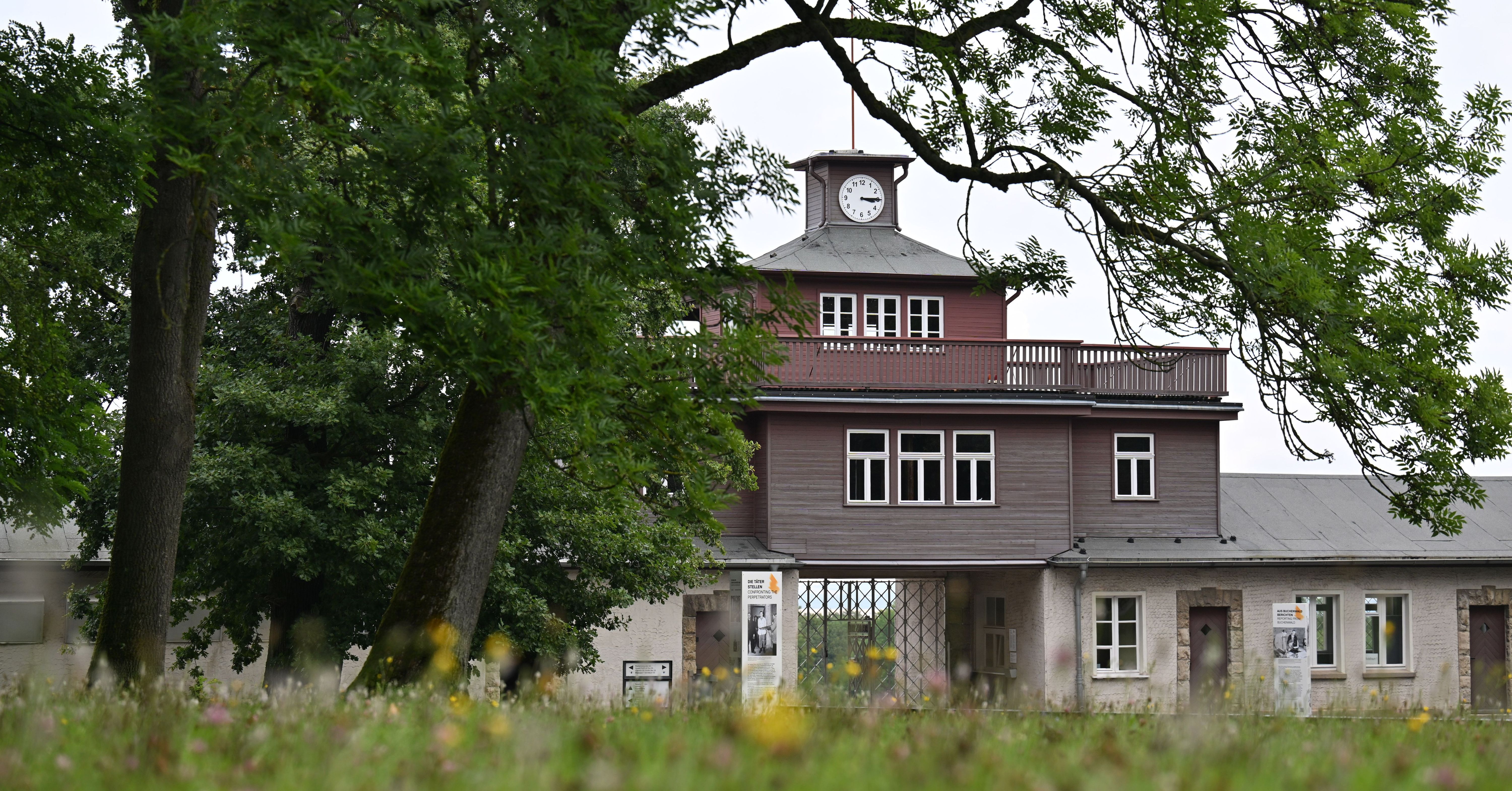 Urteil: Gedenkstätte Buchenwald darf Besuch mit Palästinenser-Tuch untersagen