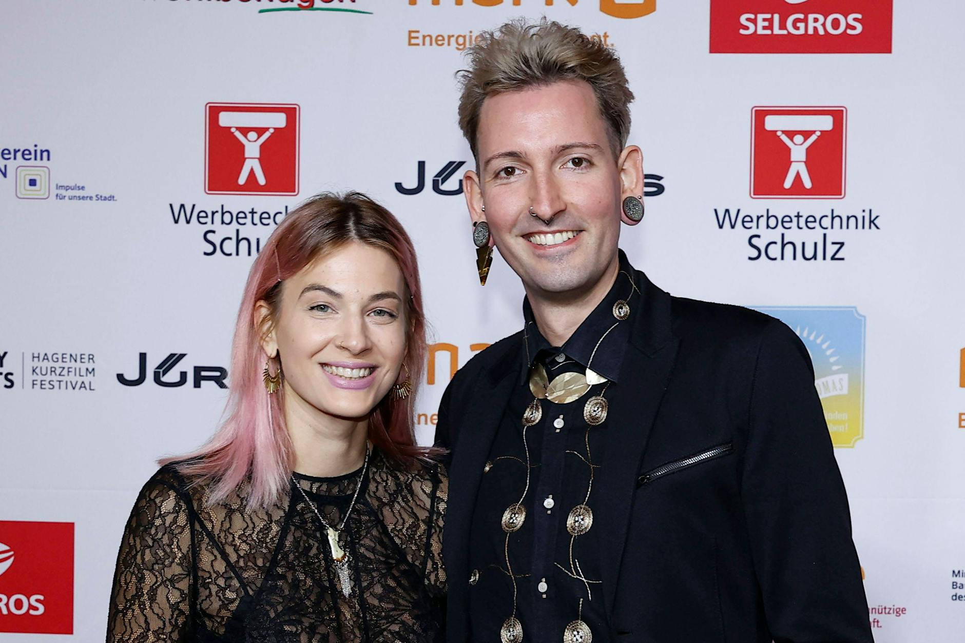 „Bares für Rares“-Star Fabian Kahl: Er kämpft gegen Horror-Videos!