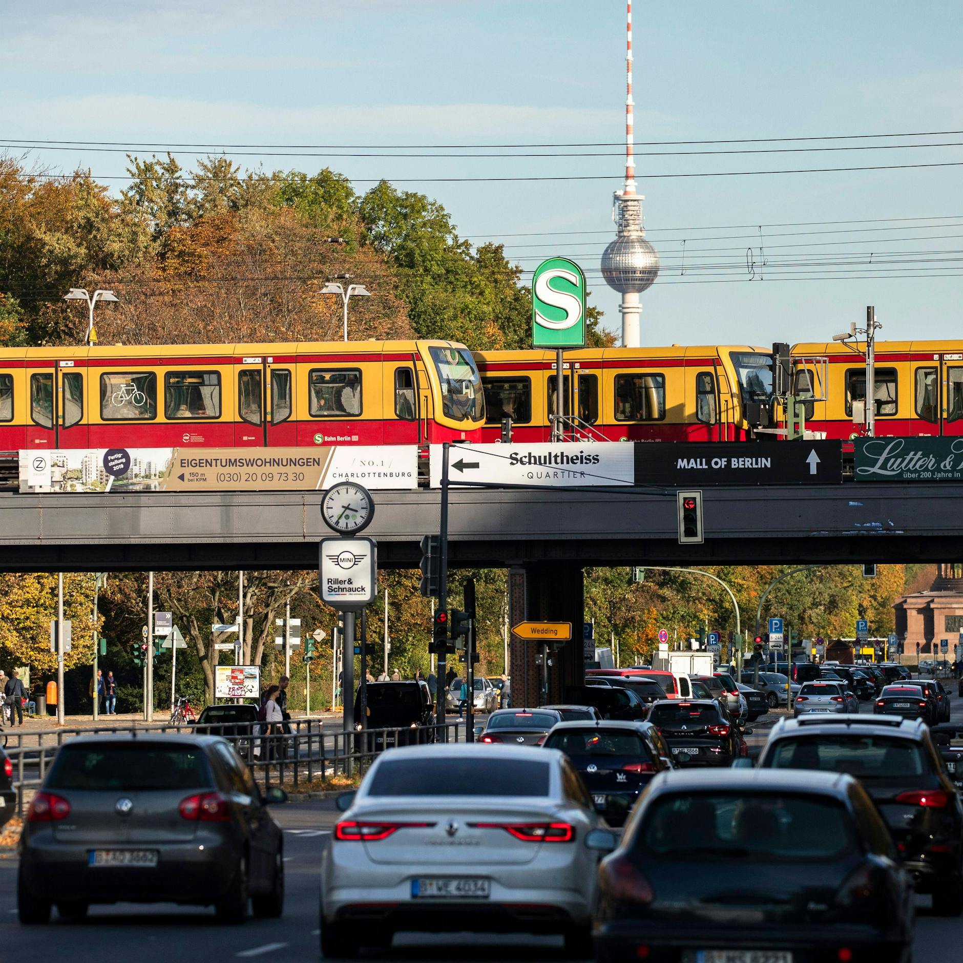 Image - Spitzengespräch im Senat mit Ute Bonde: Die S-Bahn Berlin soll mit mehr Putzen aus der Krise kommen