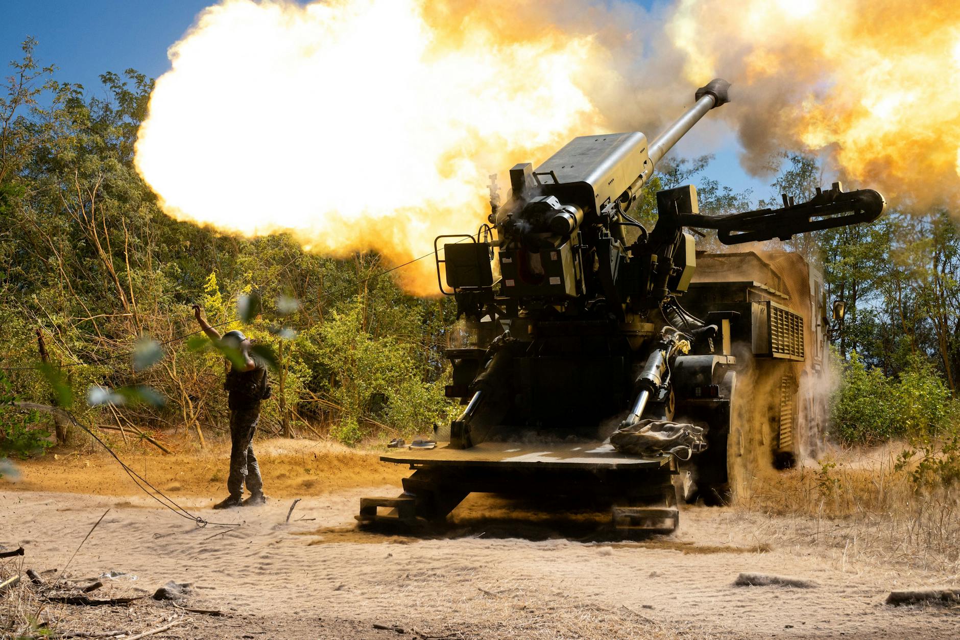 Eine ukrainische Selbstfahrhaubitze vom Typ 2S22 Bohdana an der Saporischschja-Front