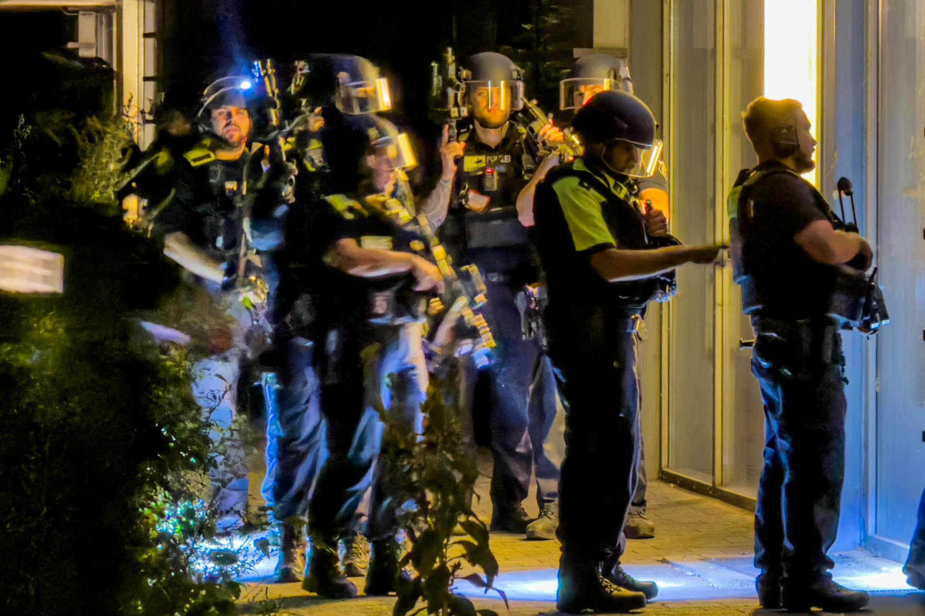 Angeblich wurden Schüsse am Mehringplatz gehört – die Polizei ist mit einem Großeinsatz vor Ort.