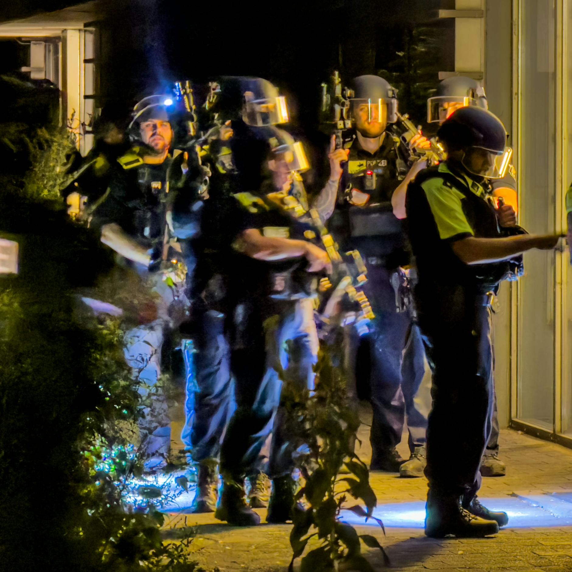 Schüsse in Kreuzberg – Polizei im Großeinsatz! Ein böser Scherz?