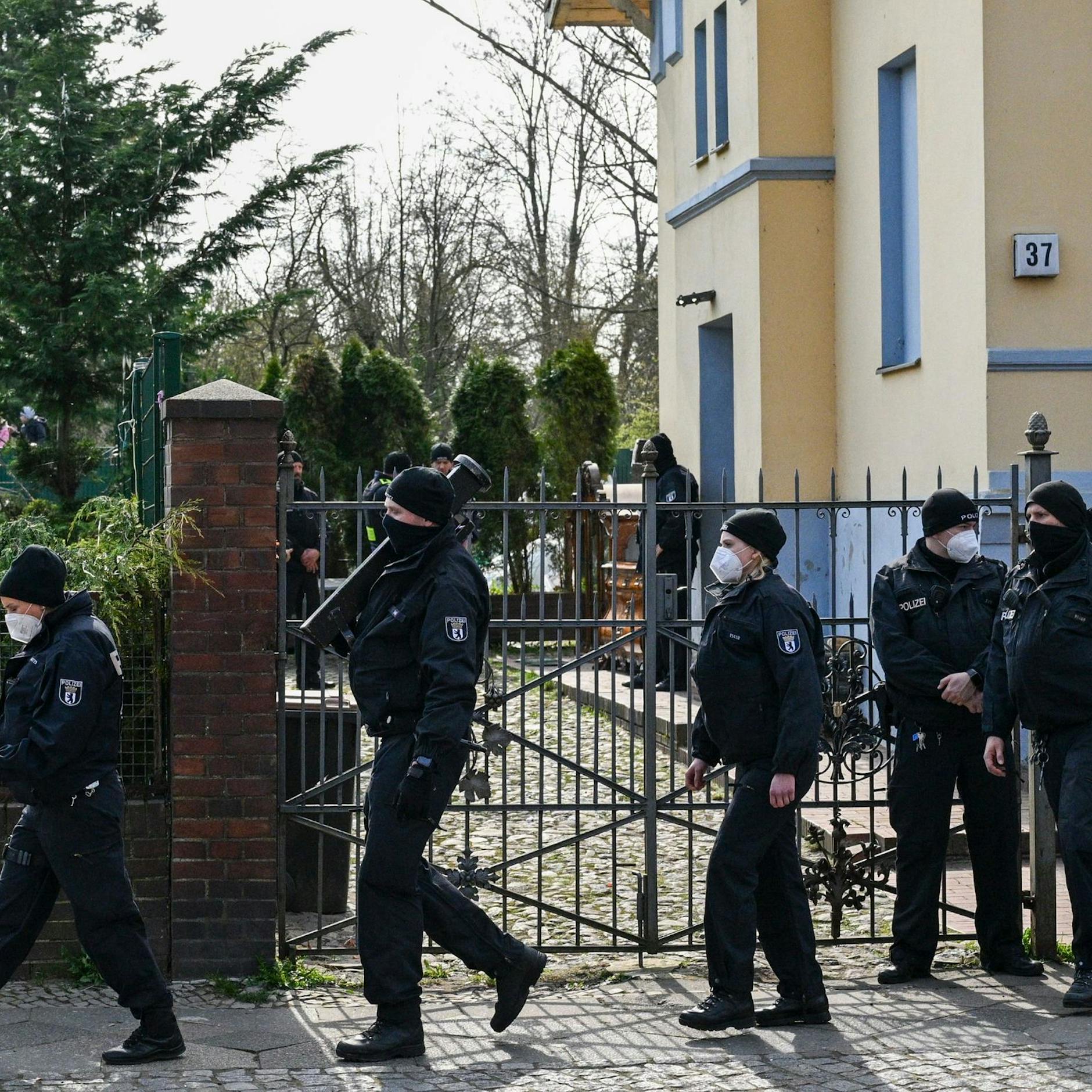 Image - Fußball und Nahost-Demos sind wichtiger: Polizei hat weniger Kapazitäten für kriminelle Clans