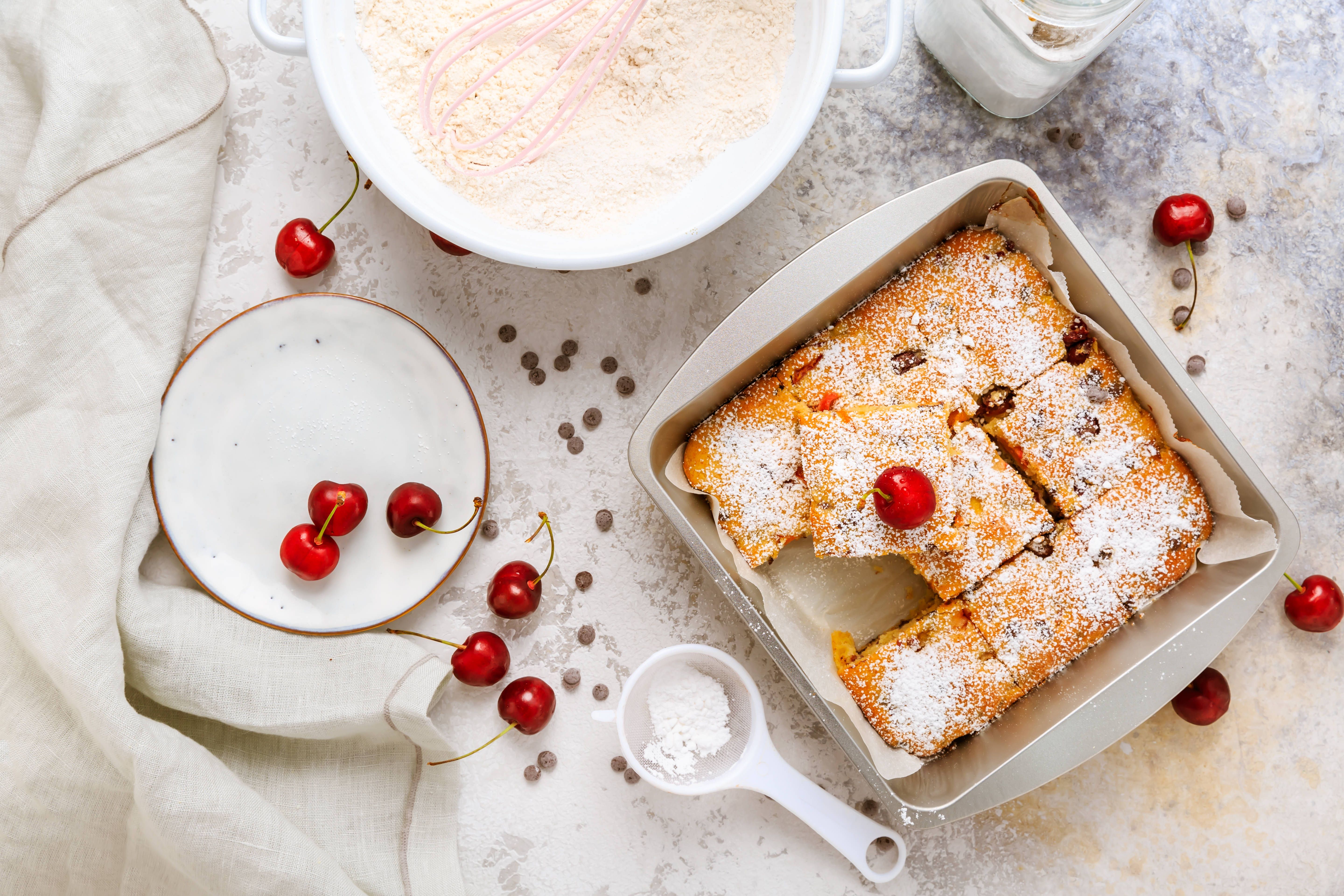 In 30 Minuten fertig! Rezept für Blitzkuchen mit Zuckerguss oder Früchten