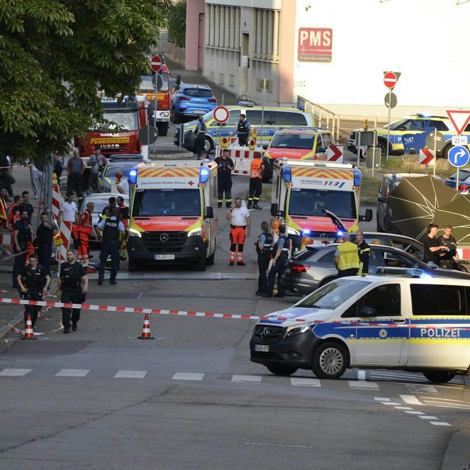 Überfall auf Tankstelle – Polizist erschossen! Täter ist erst 18!