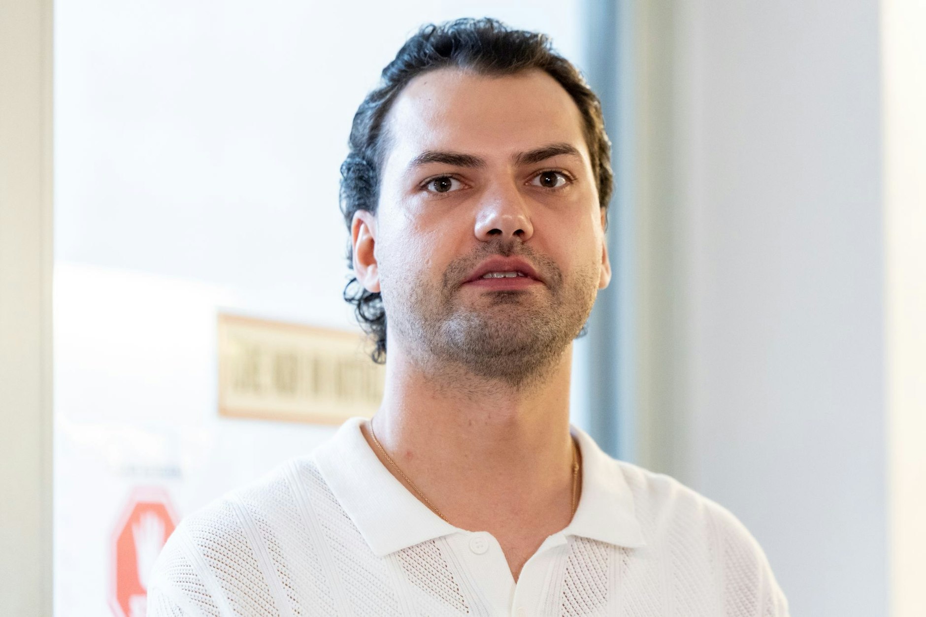 Schauspieler und Reality-TV-Darsteller Jimi Blue Ochsenknecht vor Prozessbeginn wegen schweren Betrugs am Landesgericht Innsbruck.