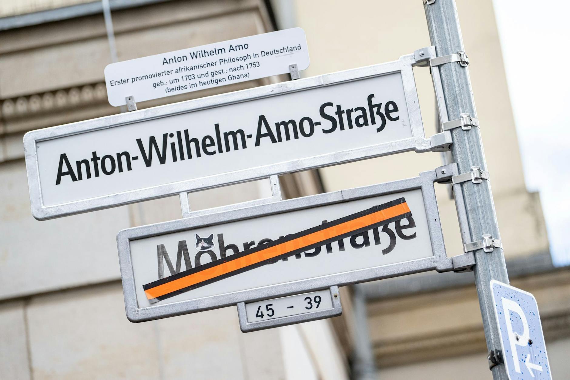 Die Mohrenstraße wurde in Anton-Wilhelm-Amo-Straße umbenannt.