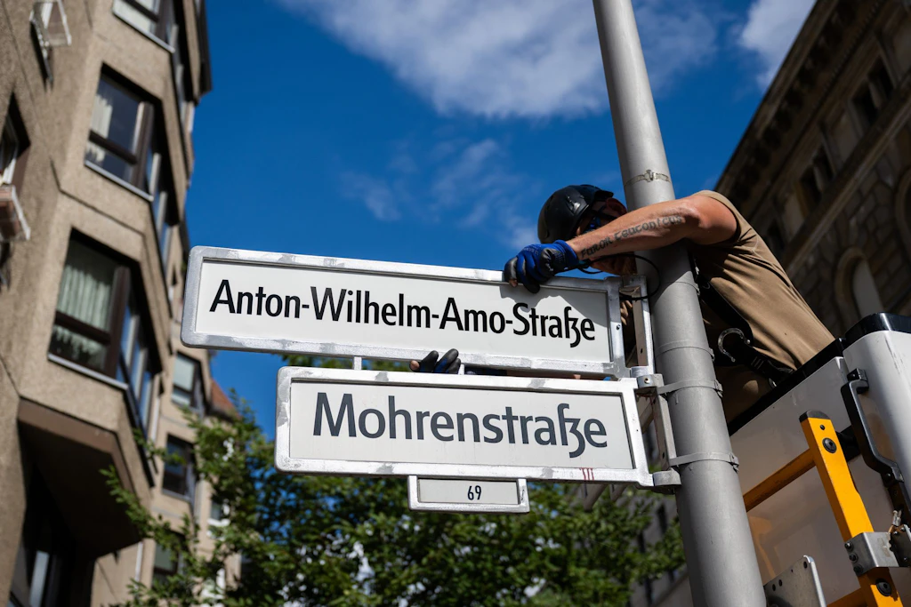 Also doch! Berliner Mohrenstraße wurde wie geplant umbenannt!