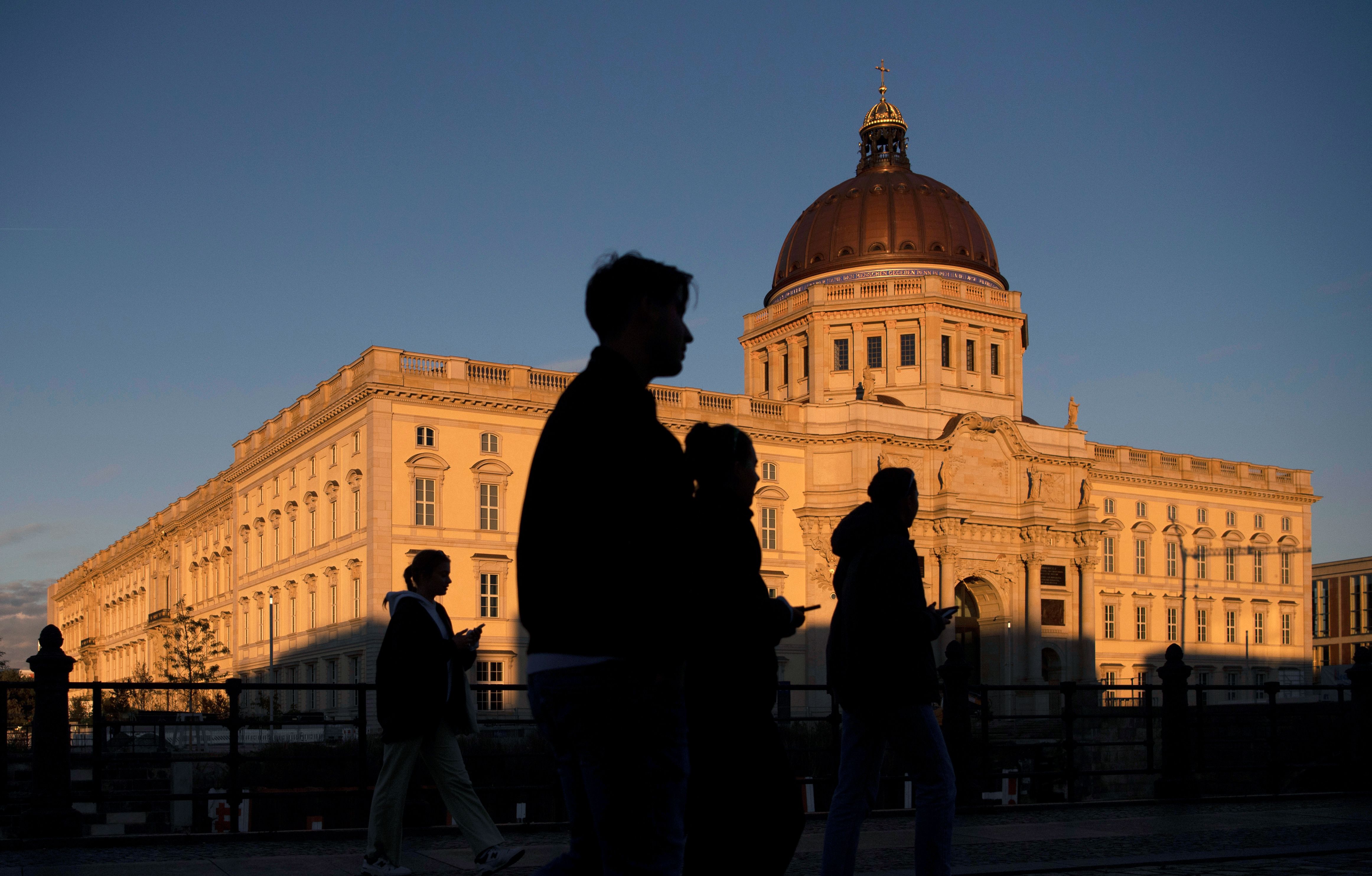 Streit am Humboldt-Forum: Fünf Verletzte durch Messerstiche