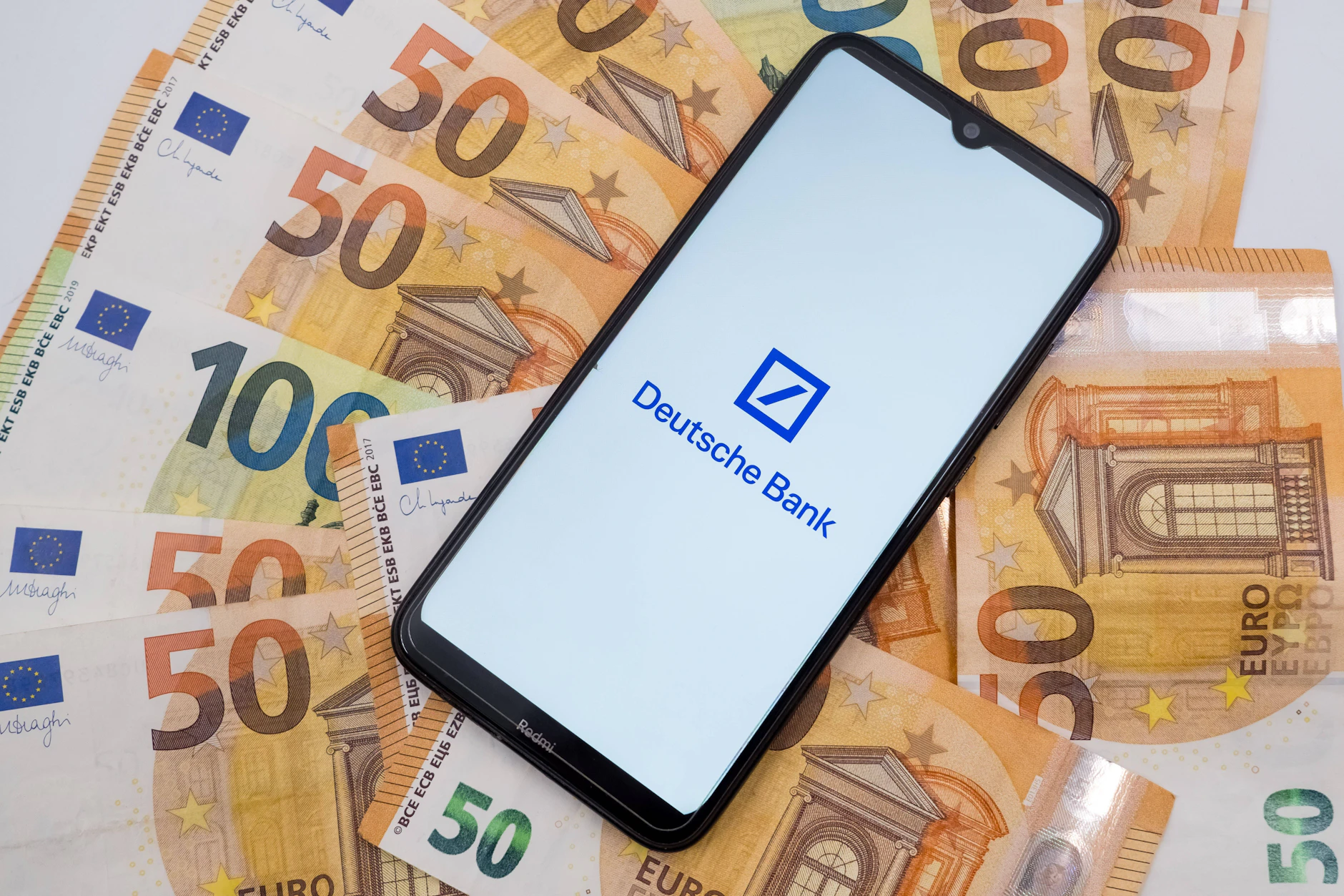Die Deutsche Bank führt ein neues TAN-Verfahren ein. Einige Kunden haben möglicherweise keinen Zugriff mehr auf ihr Konto.