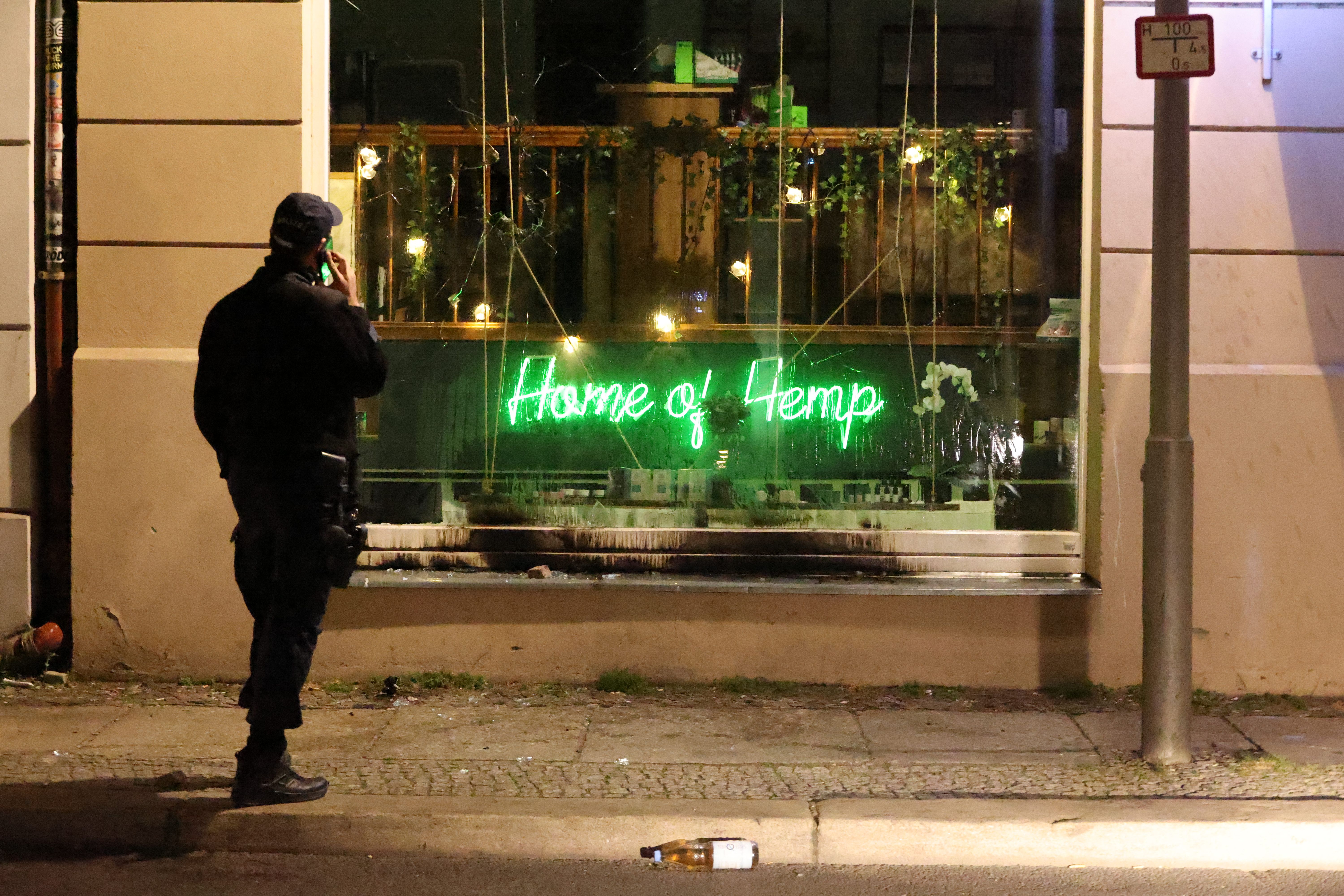 Kiffer-Krieg: Schon wieder Brandanschlag auf Berliner Cannabis-Shop