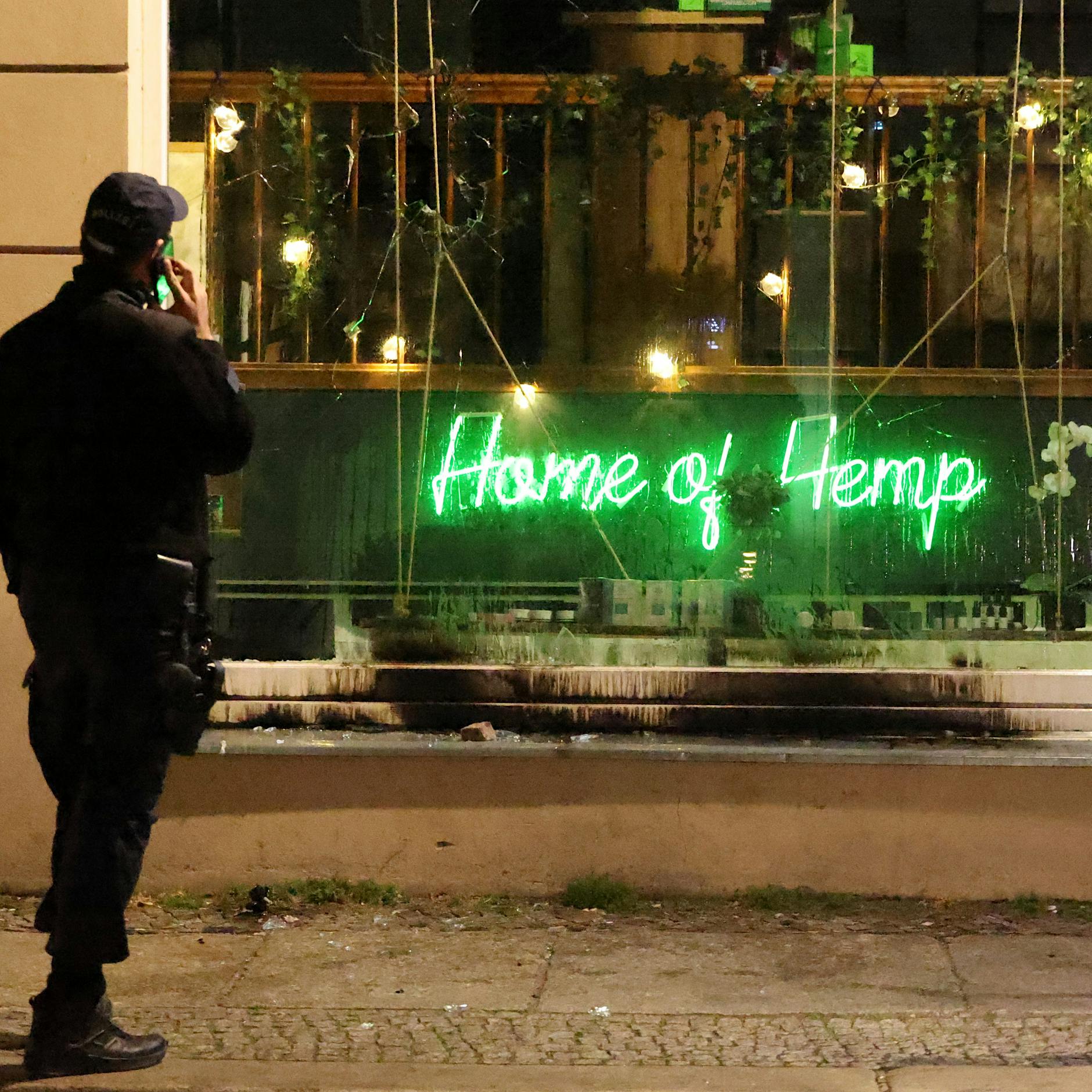 Kiffer-Krieg: Schon wieder Brandanschlag auf Berliner Cannabis-Shop