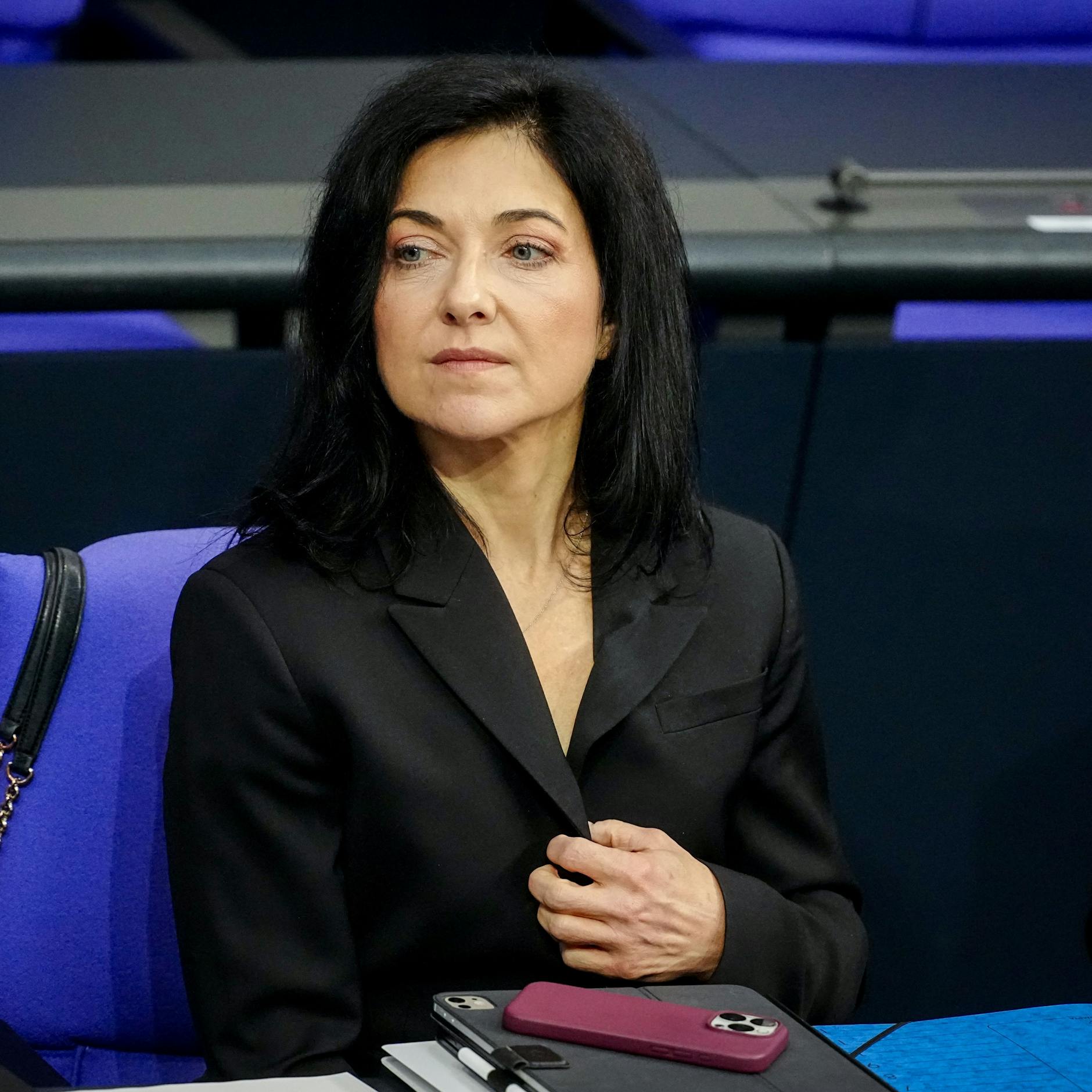 Image - Nicht nur Baerbock gab viel aus: So viel zahlen Minister und Ministerinnen für Visagisten und Friseure