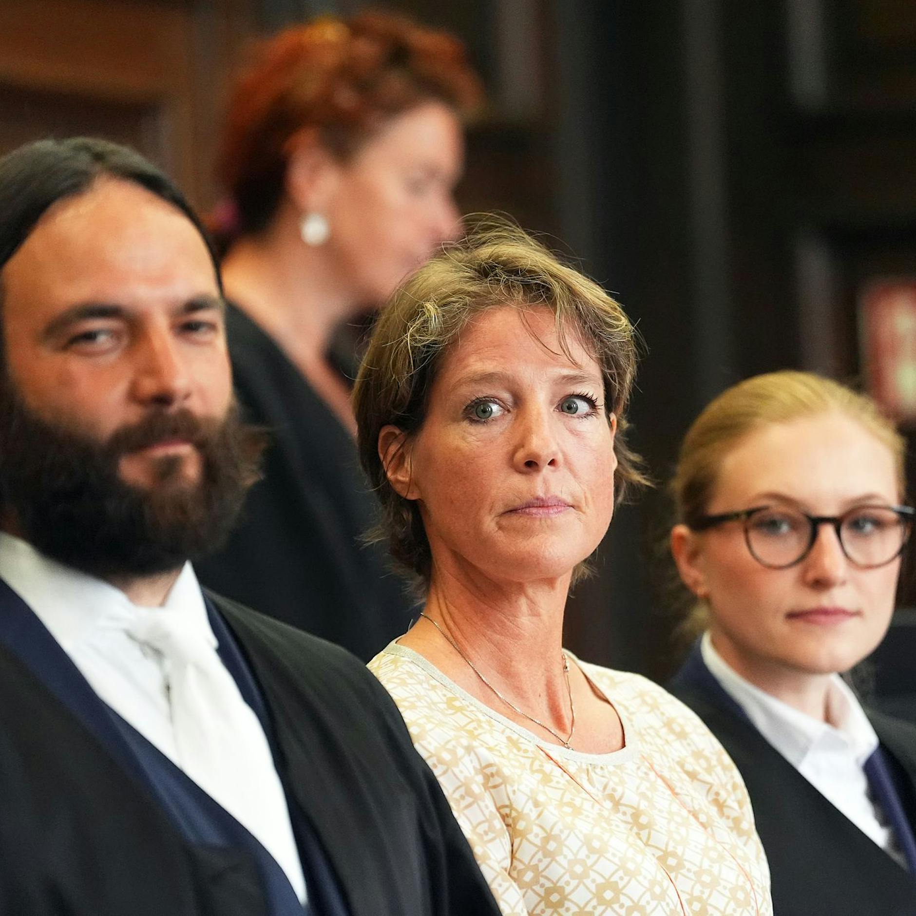 Richterin genervt, Anwälte giften sich an, Christina Block schweigt