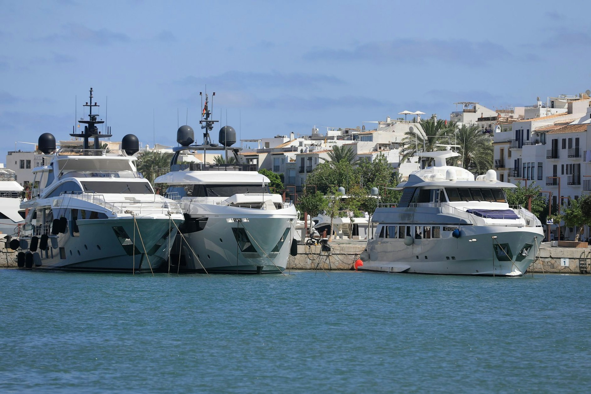 Jachten im Hafen von Ibiza: Wer kann sich den Urlaub dort noch leisten?
