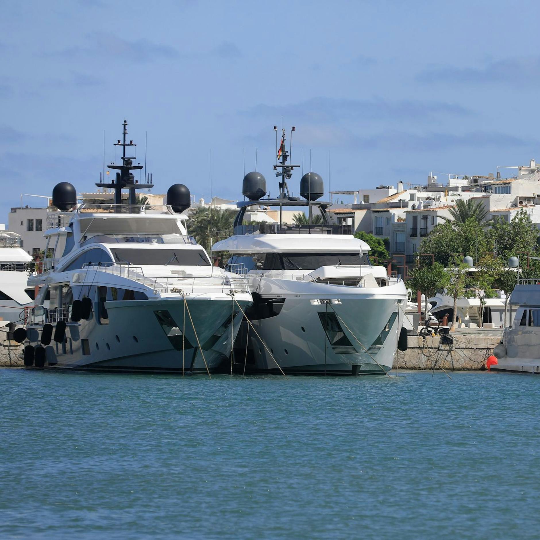 Image - Gin Tonic teurer als der Rückflug: Deutsche Promis stöhnen über Preise auf Ibiza