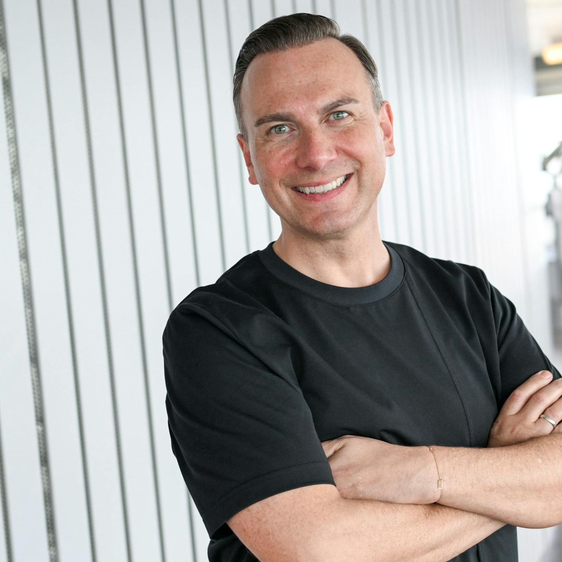 Image - Tim Raue: Berliner Starkoch bringt Sneaker heraus