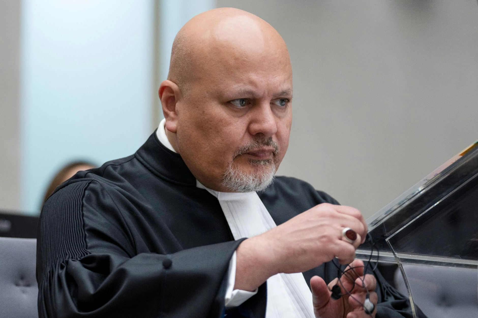 Karim Khan, Chefankläger des Internationalen Strafgerichtshofes, steht unter Druck.