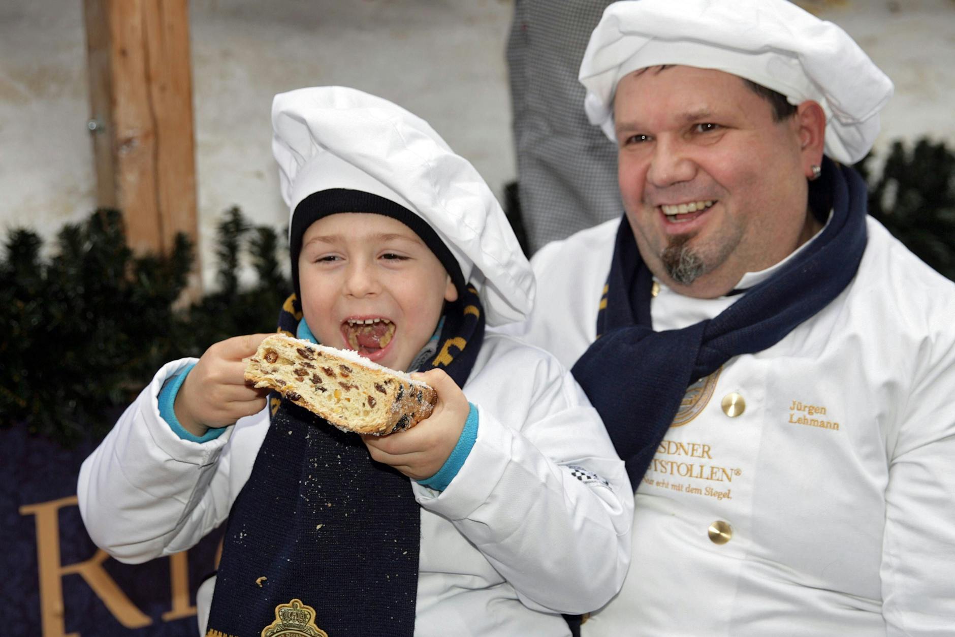 Ist Dresdner Christstollen Fastfood? Behörden sagen Ja und verlangen eine Extra-Abgabe.