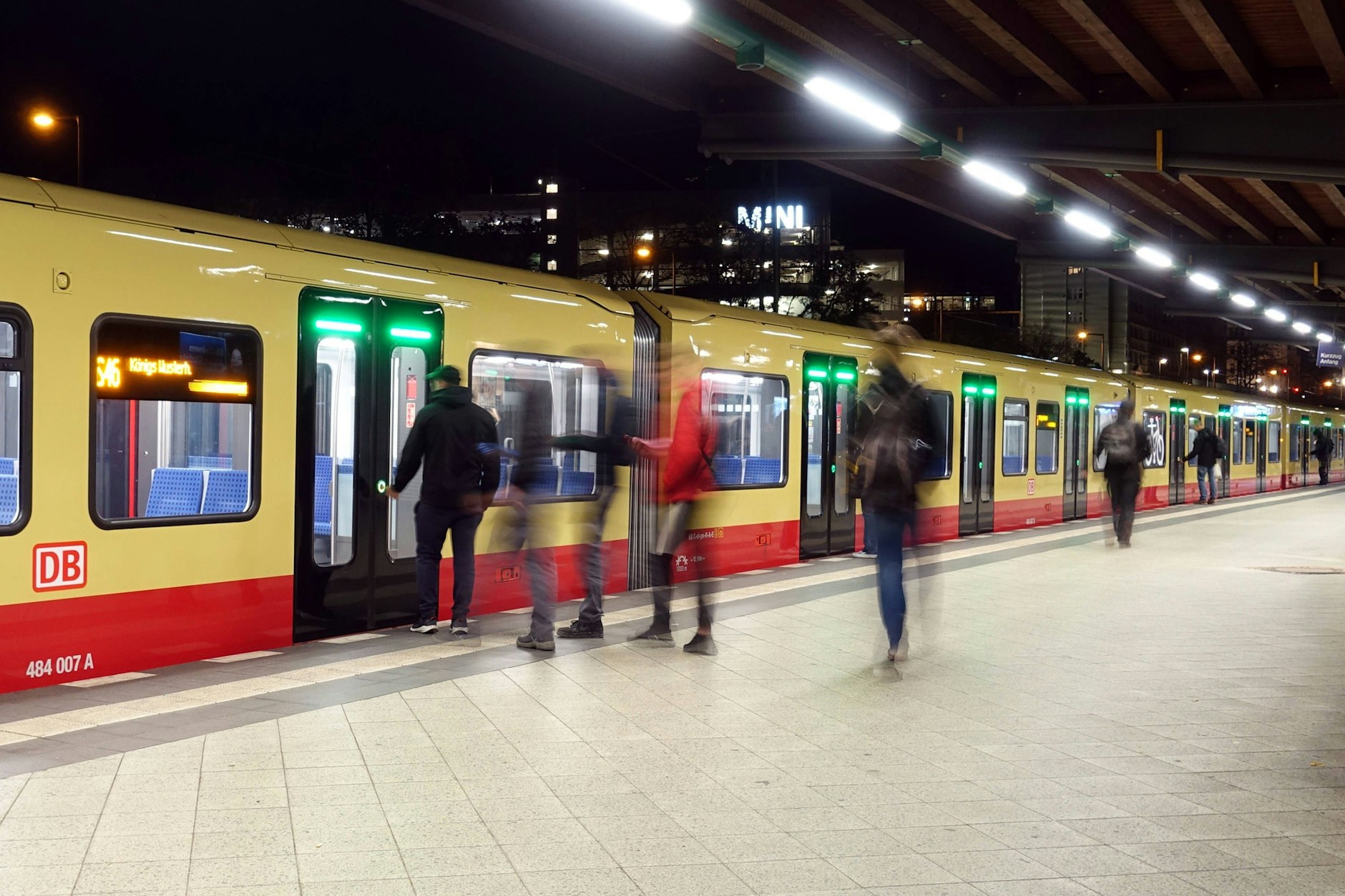 Das Konsortium um die Deutsche Bahn erhielt den Zuschlag für den Betrieb der Kernlinien der Berliner S-Bahn.