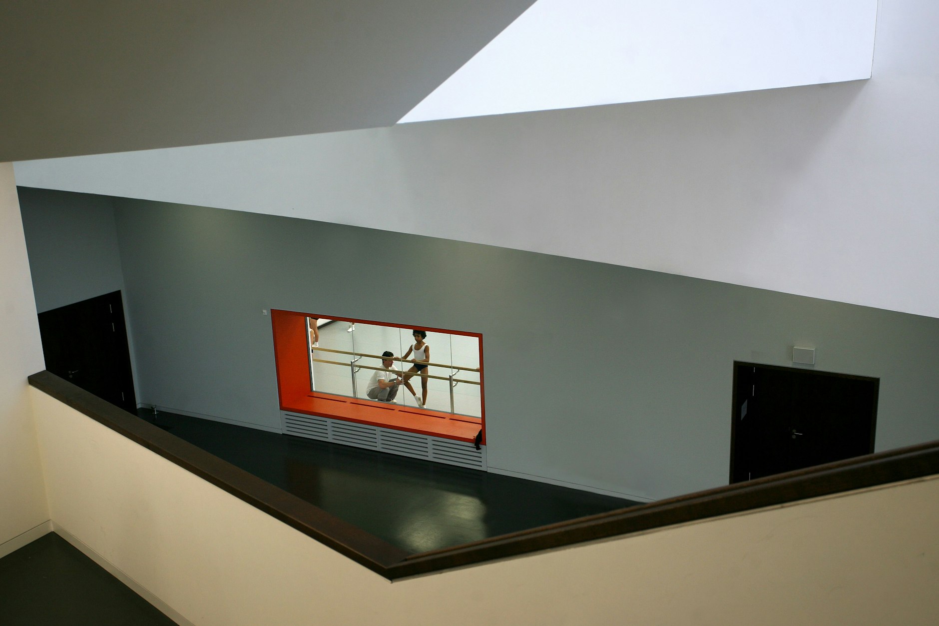 Moderne Architektur im Neubau der Staatlichen Ballettschule und Schule für Artistik in Berlin