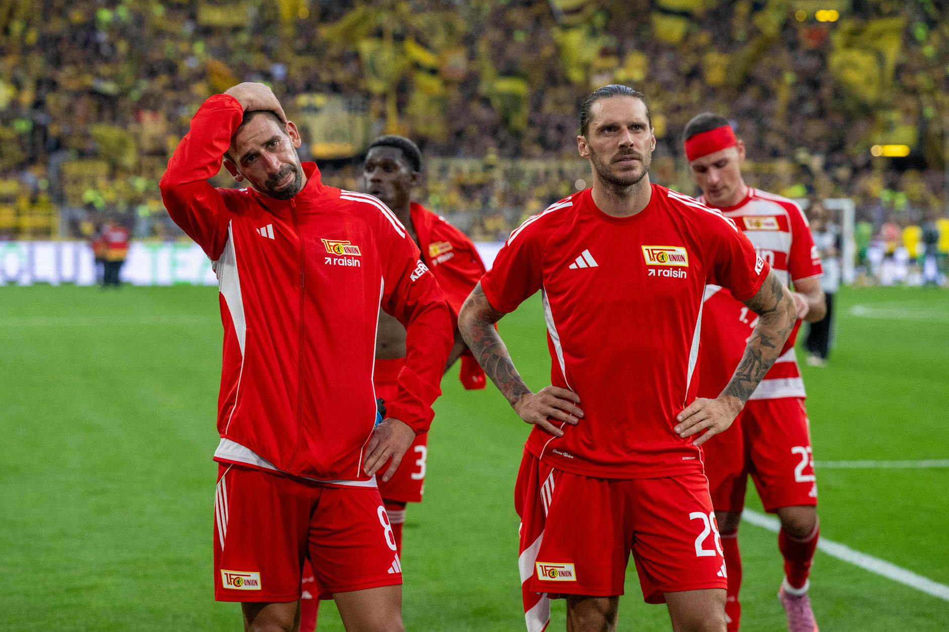 Christopher Trimmel (r.) versuchte nach der 0:3-Niederlage des 1. FC Union Berlin in Dortmund die positiven Aspekte in den Fokus zu rücken.