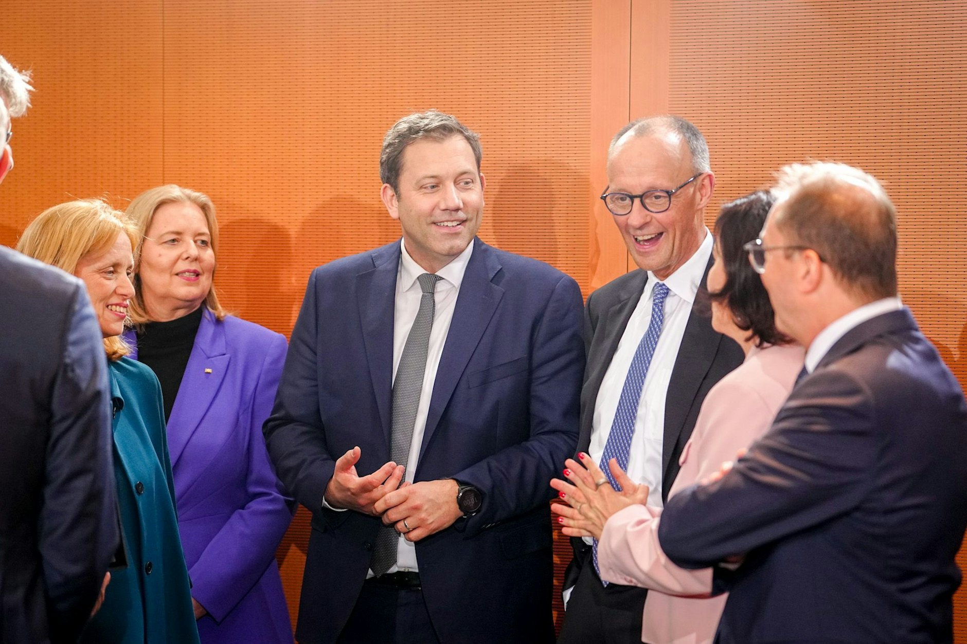 Bärbel Bas (SPD), Bundesministerin für Arbeit und Soziales, Lars Klingbeil (SPD), Bundesminister der Finanzen, Bundeskanzler Friedrich Merz (CDU) bei einer Regierungssitzung am 6. Juni 2025