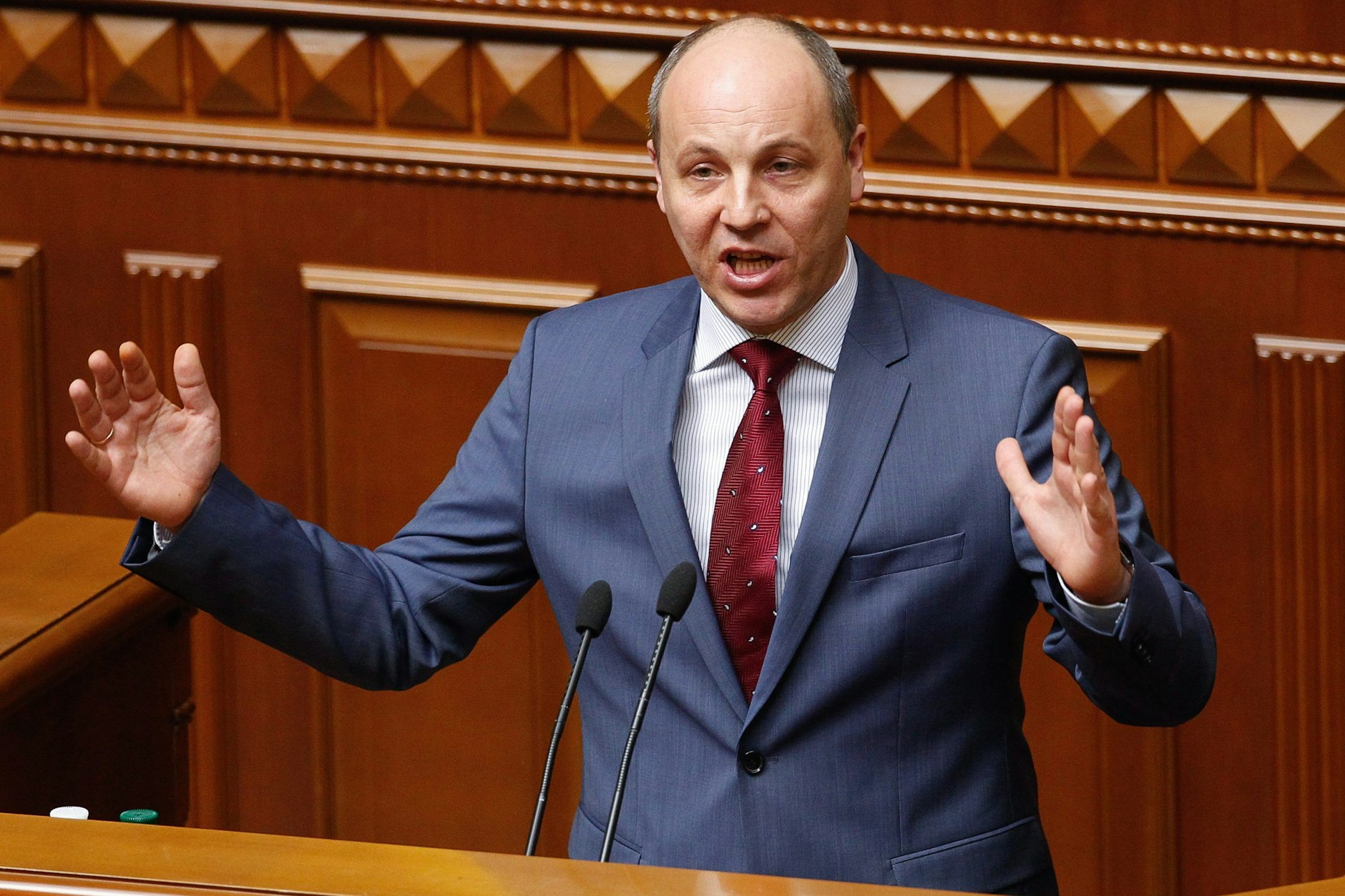 Ukraine, Kiew: Andrij Parubij spricht im Jahr 2016 während einer Sitzung des ukrainischen Parlaments.