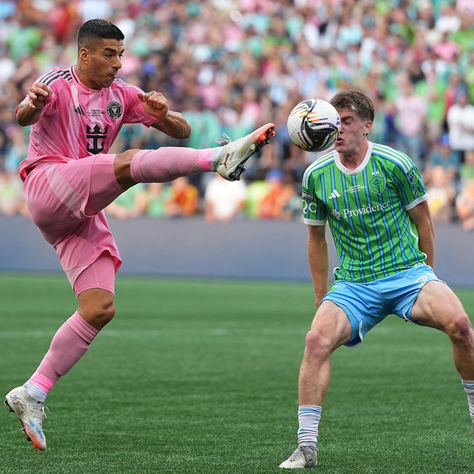 Schwerer Rückfall: Beißer Luis Suárez schlägt und spuckt nach Pleite