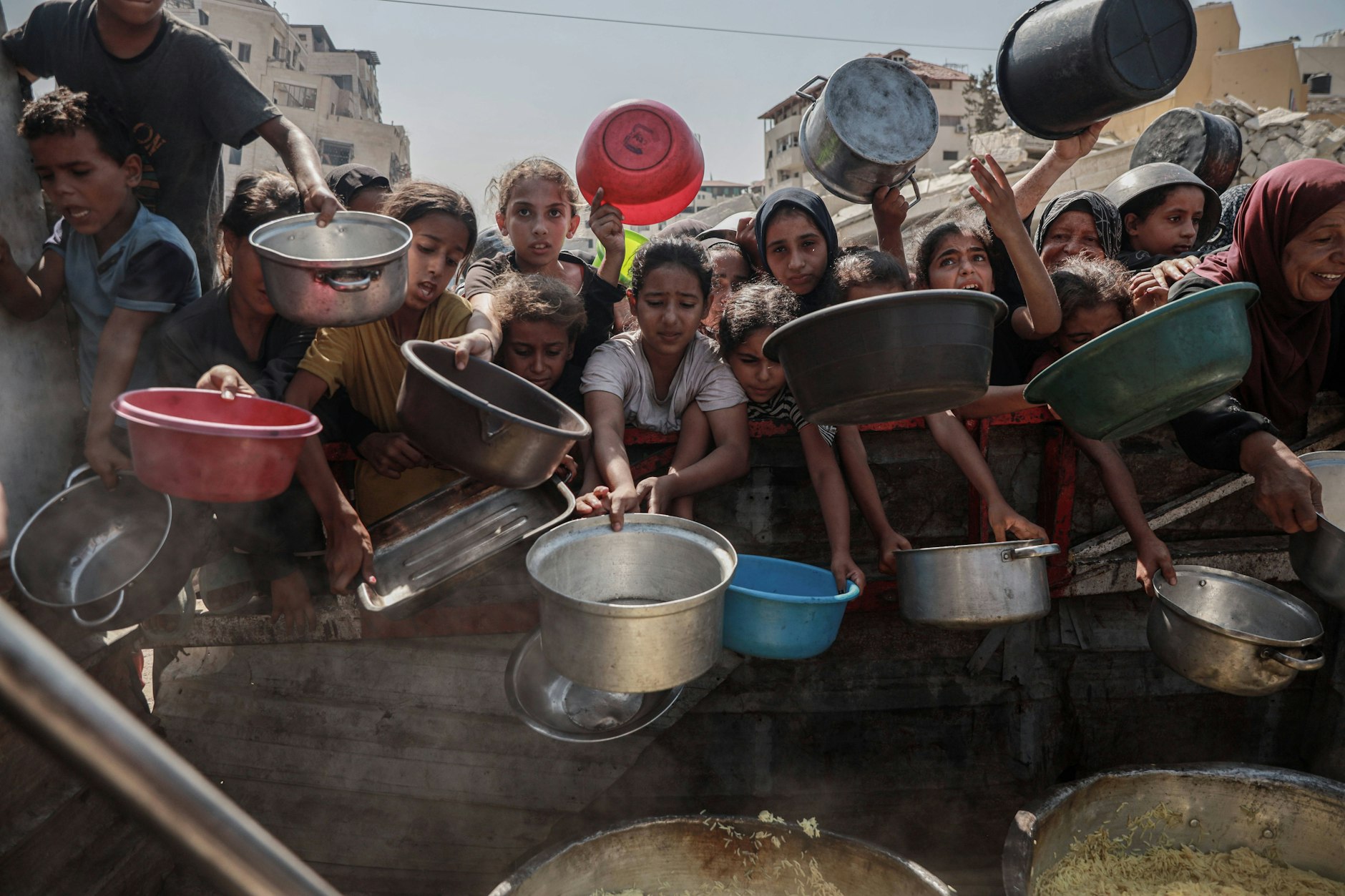 Bilder, die die israelische Regierung nicht verbreitet sehen will: hungernde Kinder in Gaza