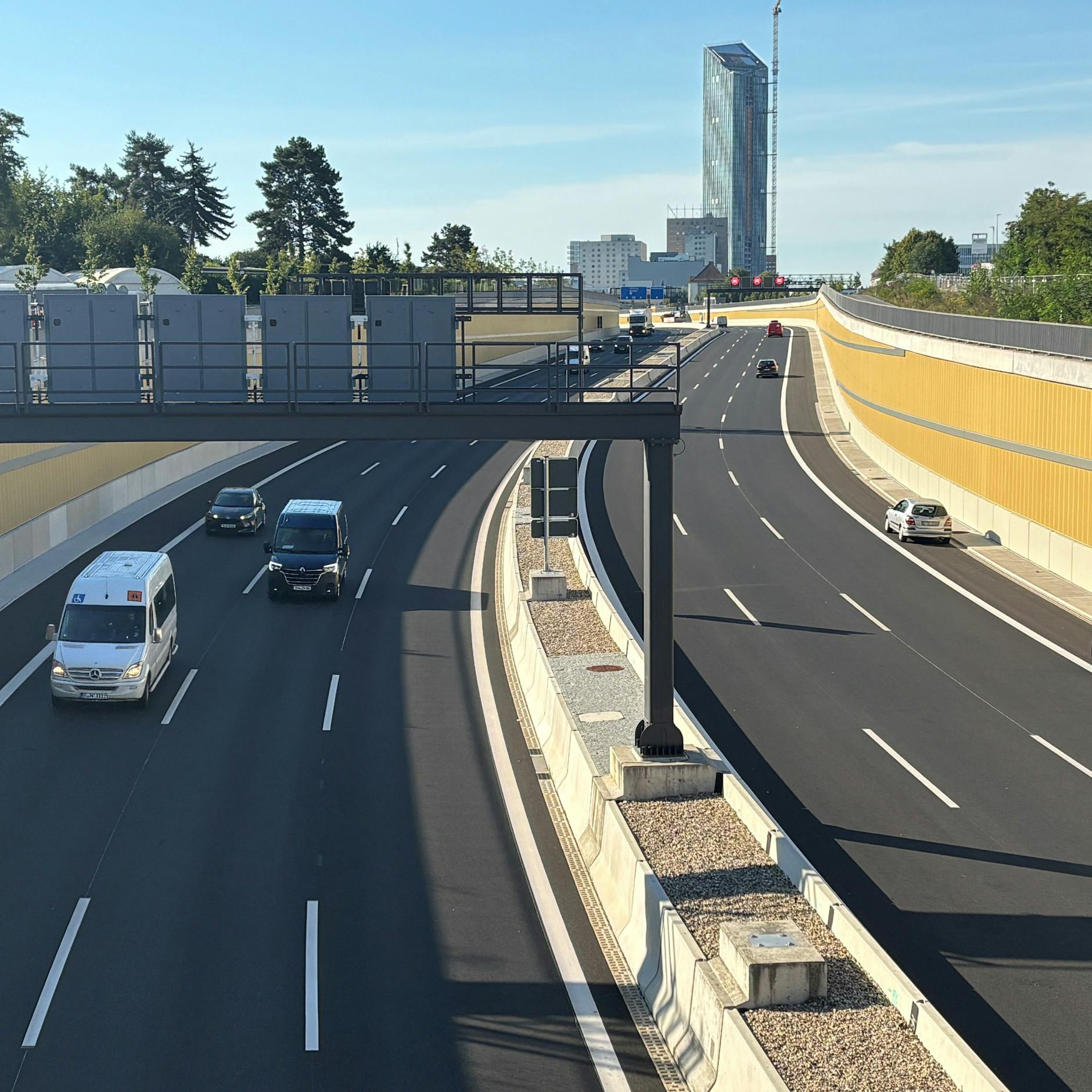 Image - Stau und Lebensgefahr: So stressig beginnt die Woche an der neuen Autobahn A100 nach Treptow