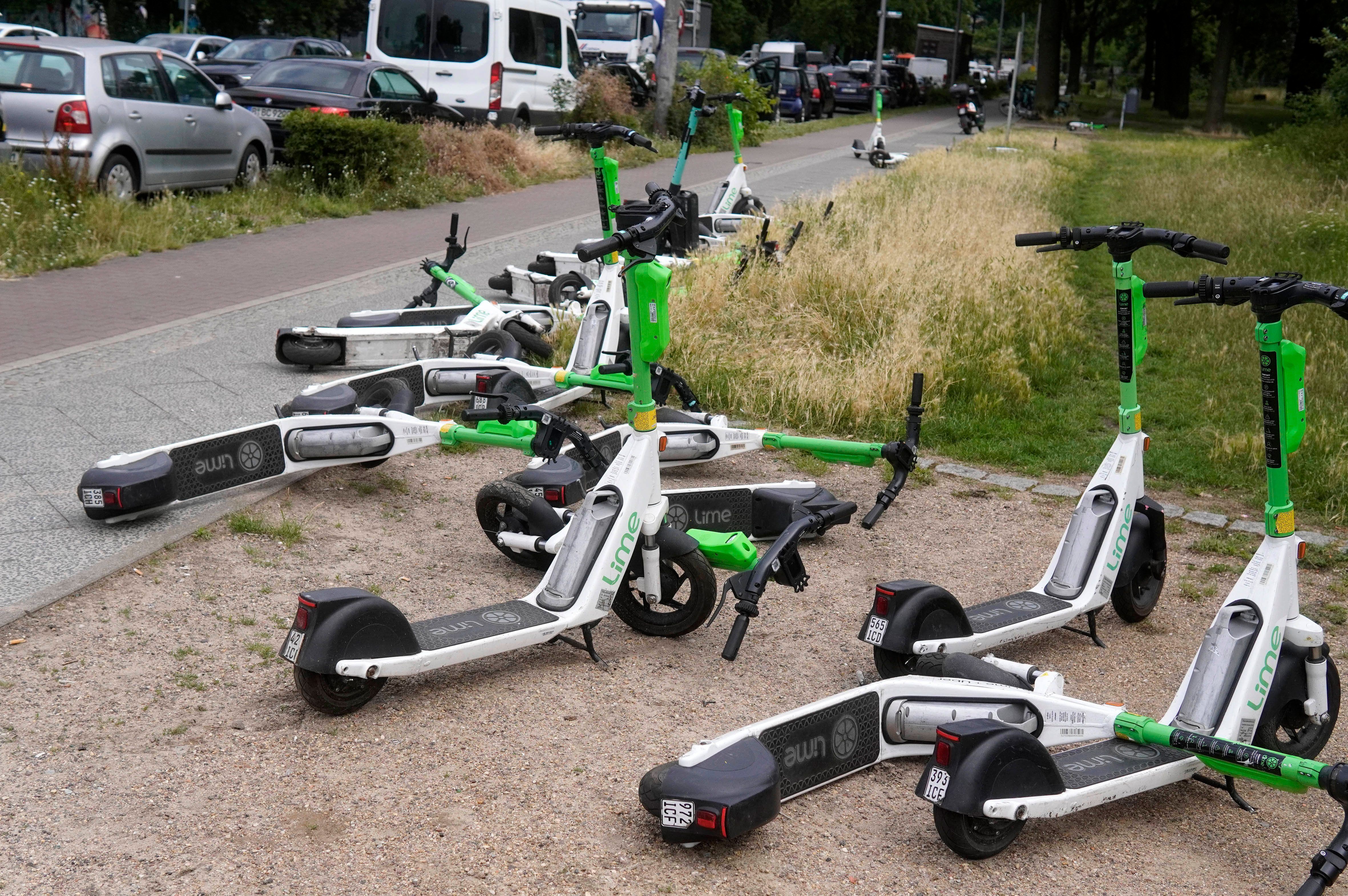 E-Scooter vor Gericht: Blindenverein fordert Durchgreifen des Senats