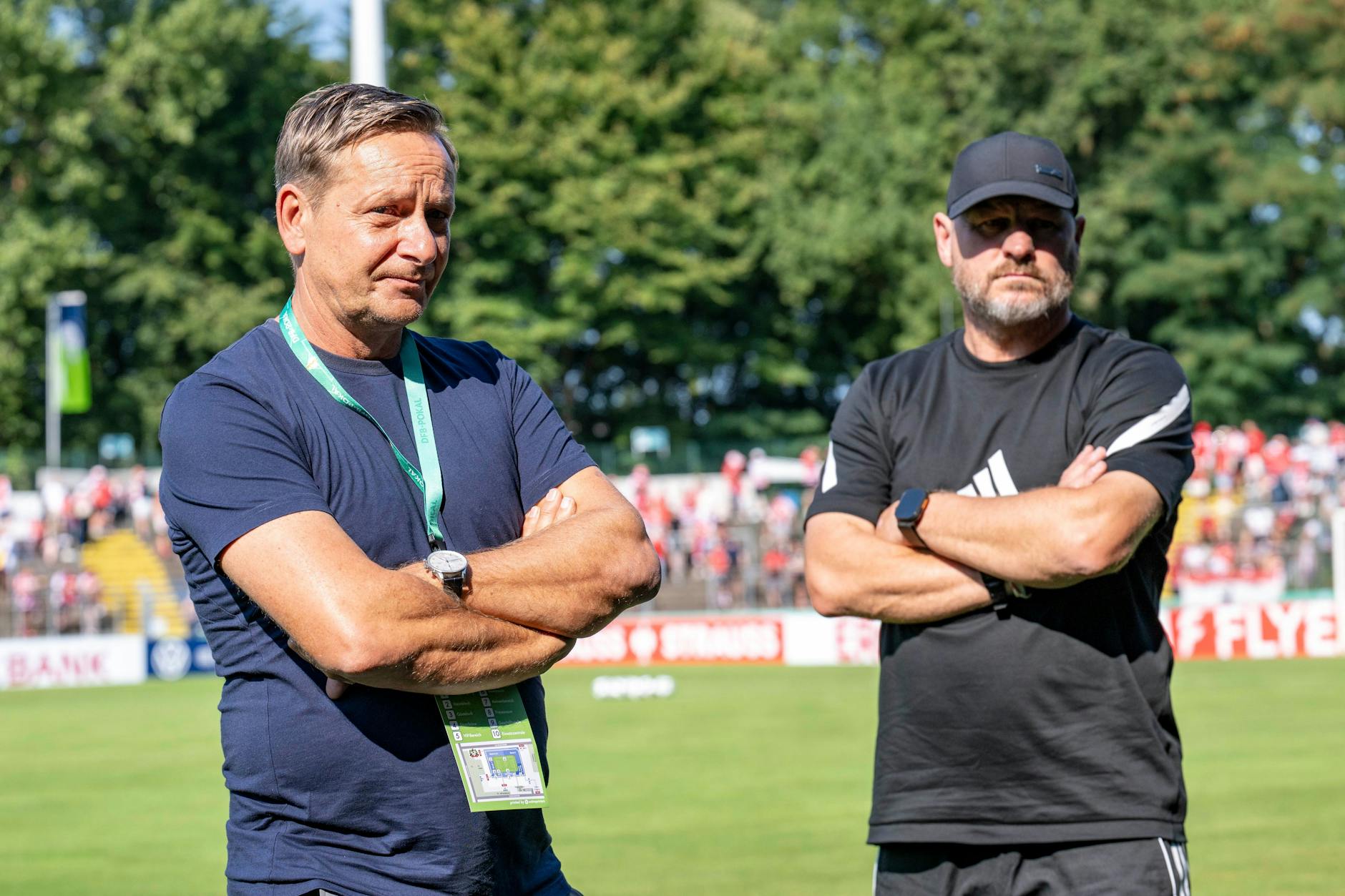 Äußerlich gelassen und unaufgeregt sind Horst Heldt, Geschäftsführer Profifußball Männer, und Cheftrainer Steffen Baumgart (r.) mit dem 1. FC Union Berlin durch die Transferperiode gegangen.