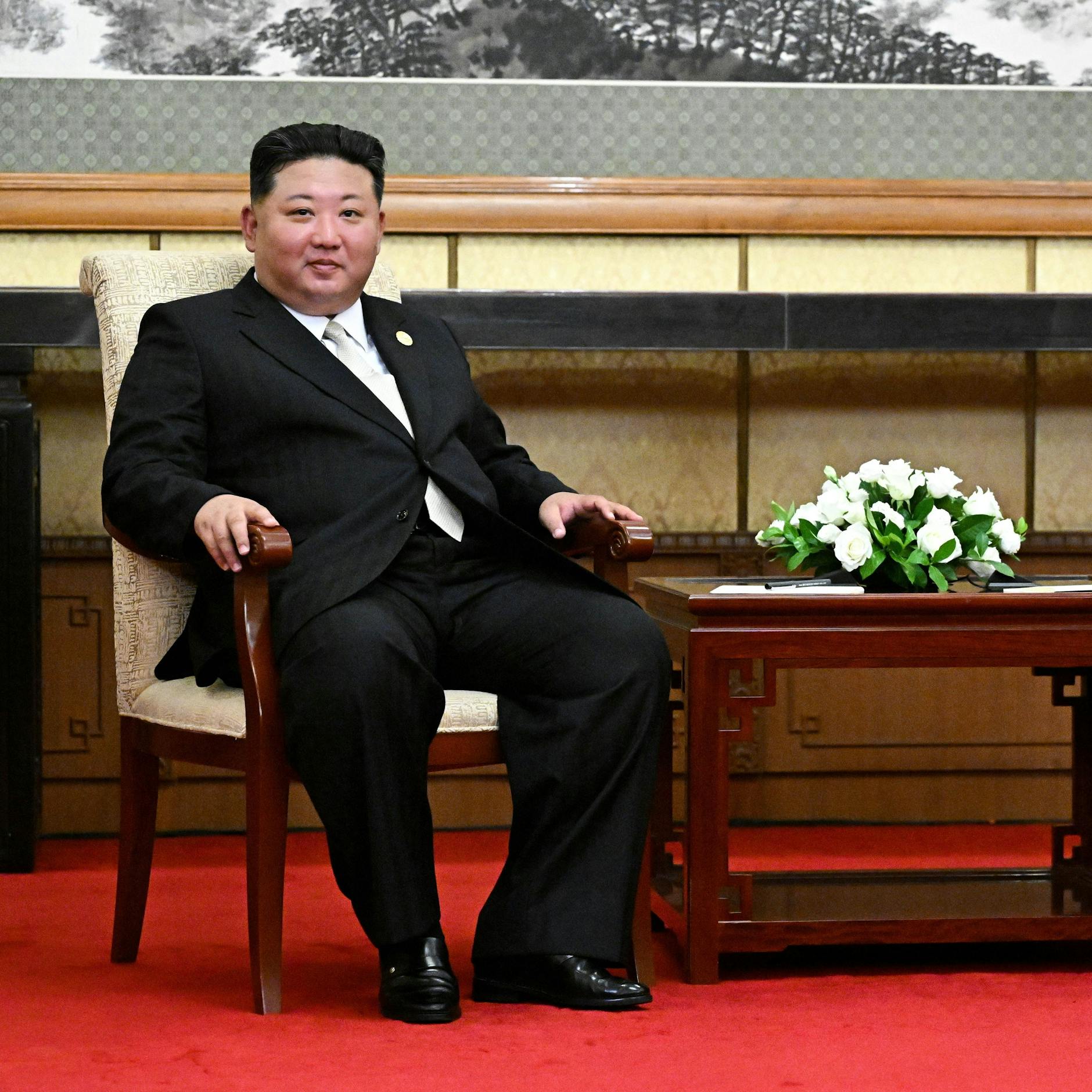 Image - Video: Kim Jong-un lässt DNA-Spuren nach Putin-Treffen beseitigen