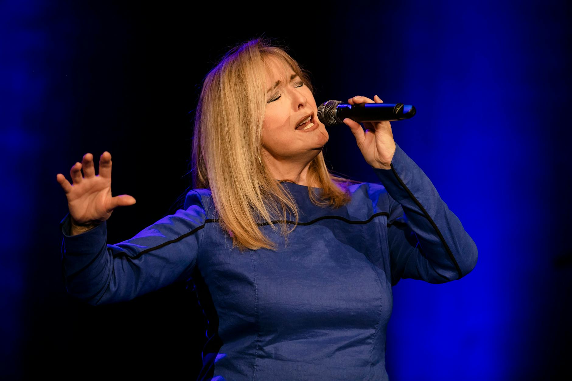 Ärzte schlagen Alarm! Große Sorge um DDR-Star Veronika Fischer