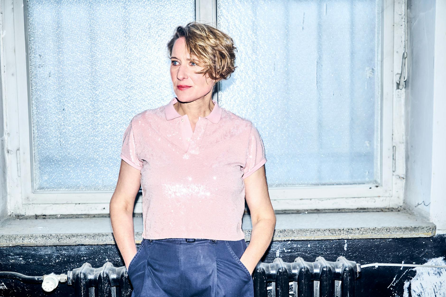 Meike Rötzer ist Schauspielerin, Lektorin, Verlegerin.