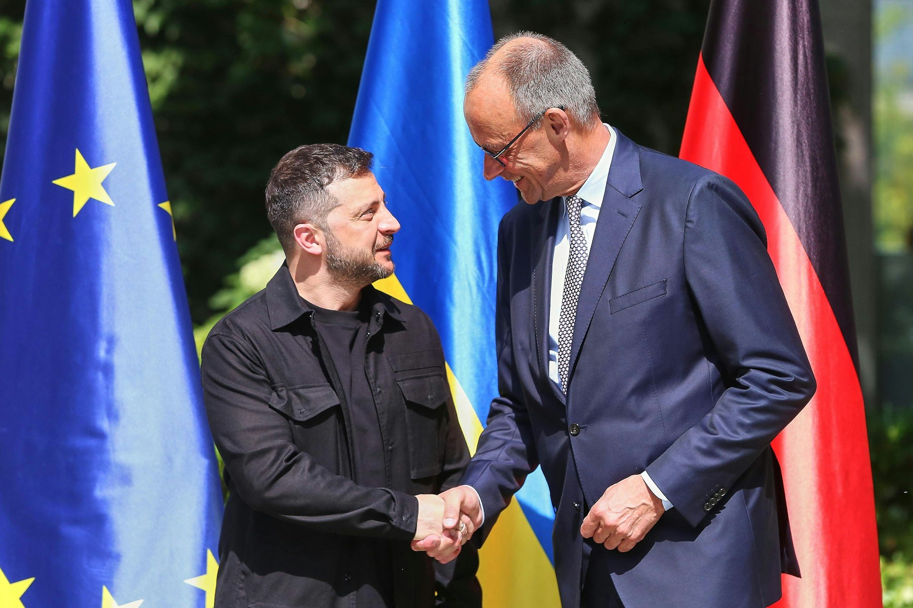 Bundeskanzler Merz will die militärische Unterstützung für die Ukraine verstärken.