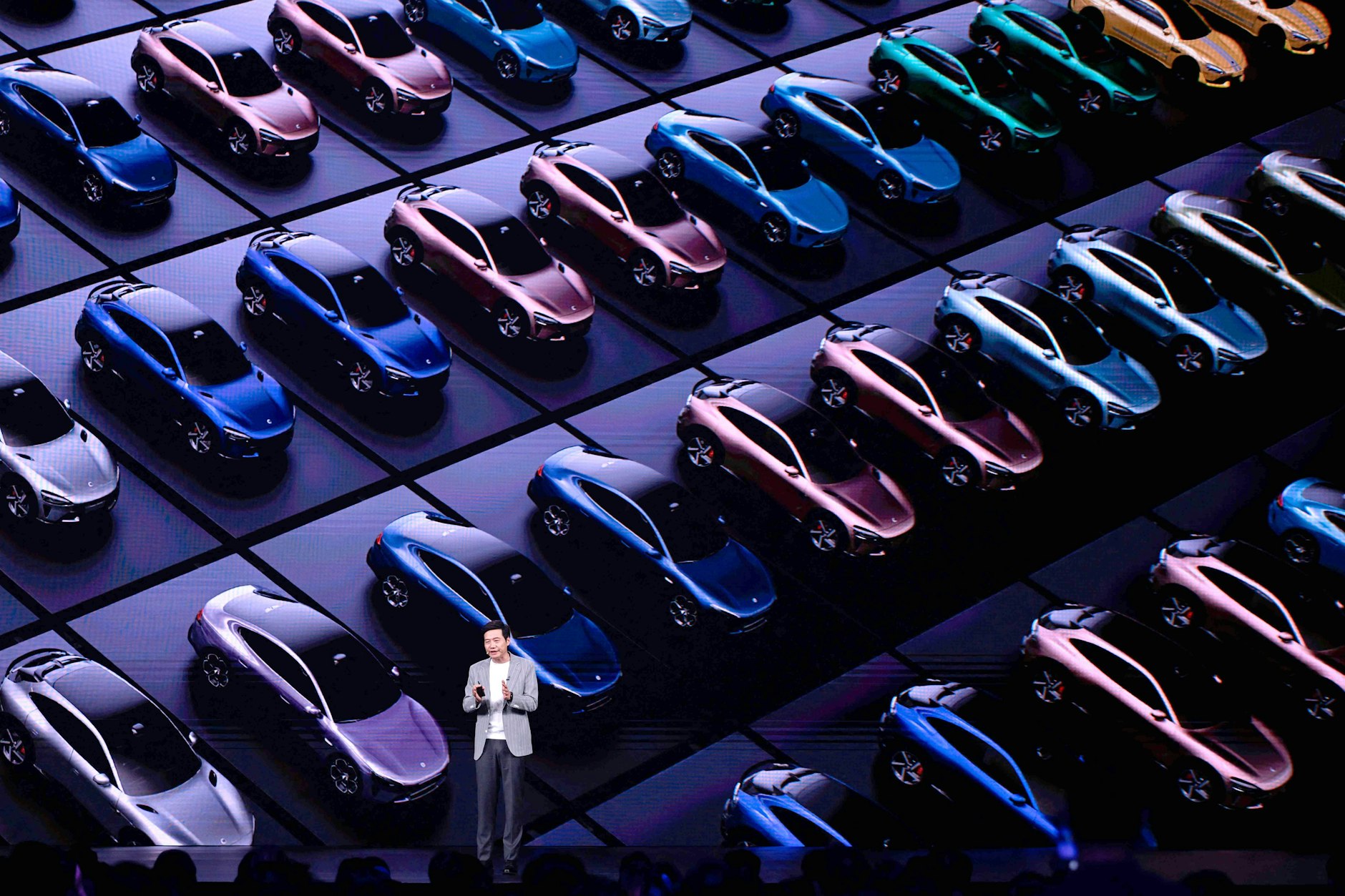 Lei Jun, Vorstandsvorsitzender und CEO des chinesischen Elektronikunternehmens Xiaomi, stellt am 26. Juni 2025 in Peking das Auto Xiaomi YU7 bei einer Launch-Veranstaltung vor.