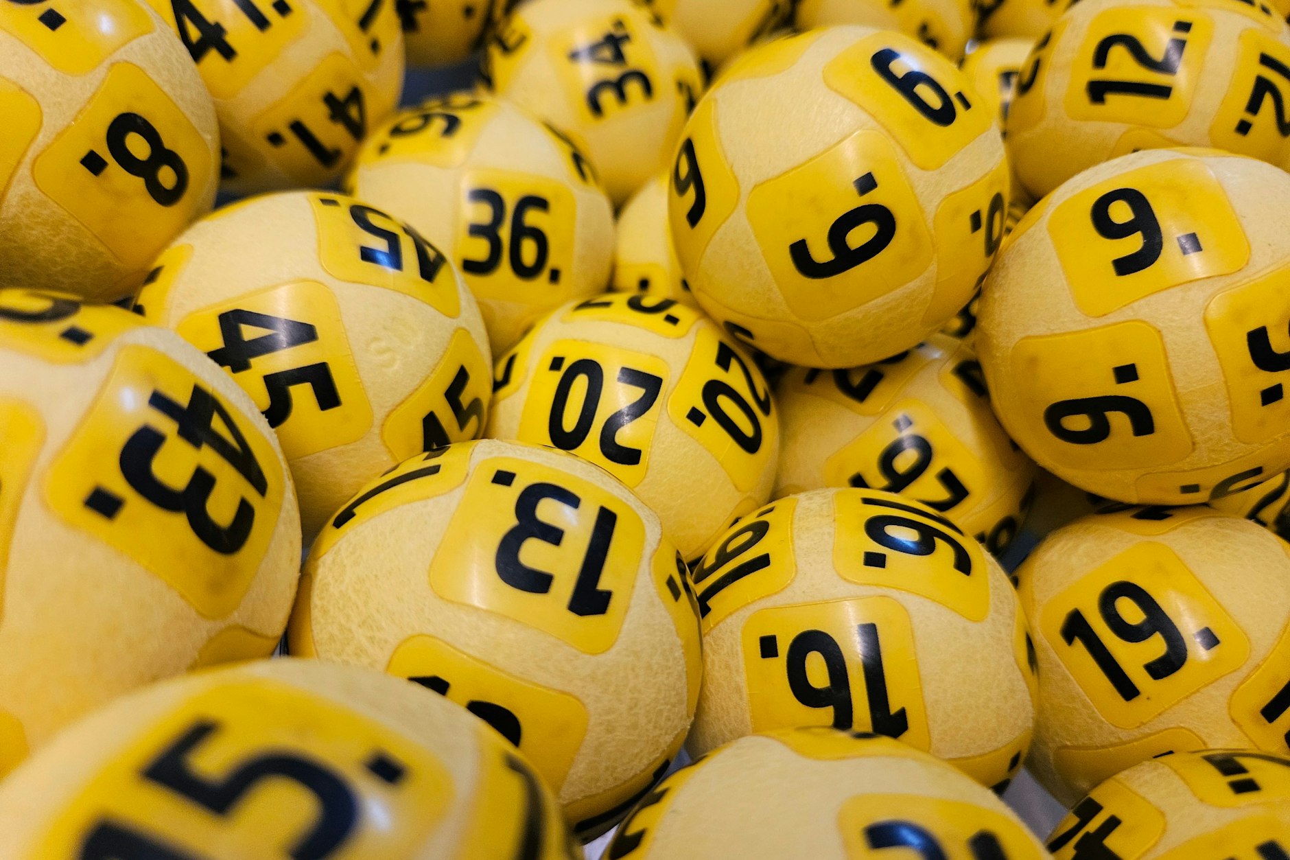 Die Zahlen für den Eurojackpot werden jeden Dienstag und Freitag gezogen. am Freitag ging es um satte 120 Millionen Euro.